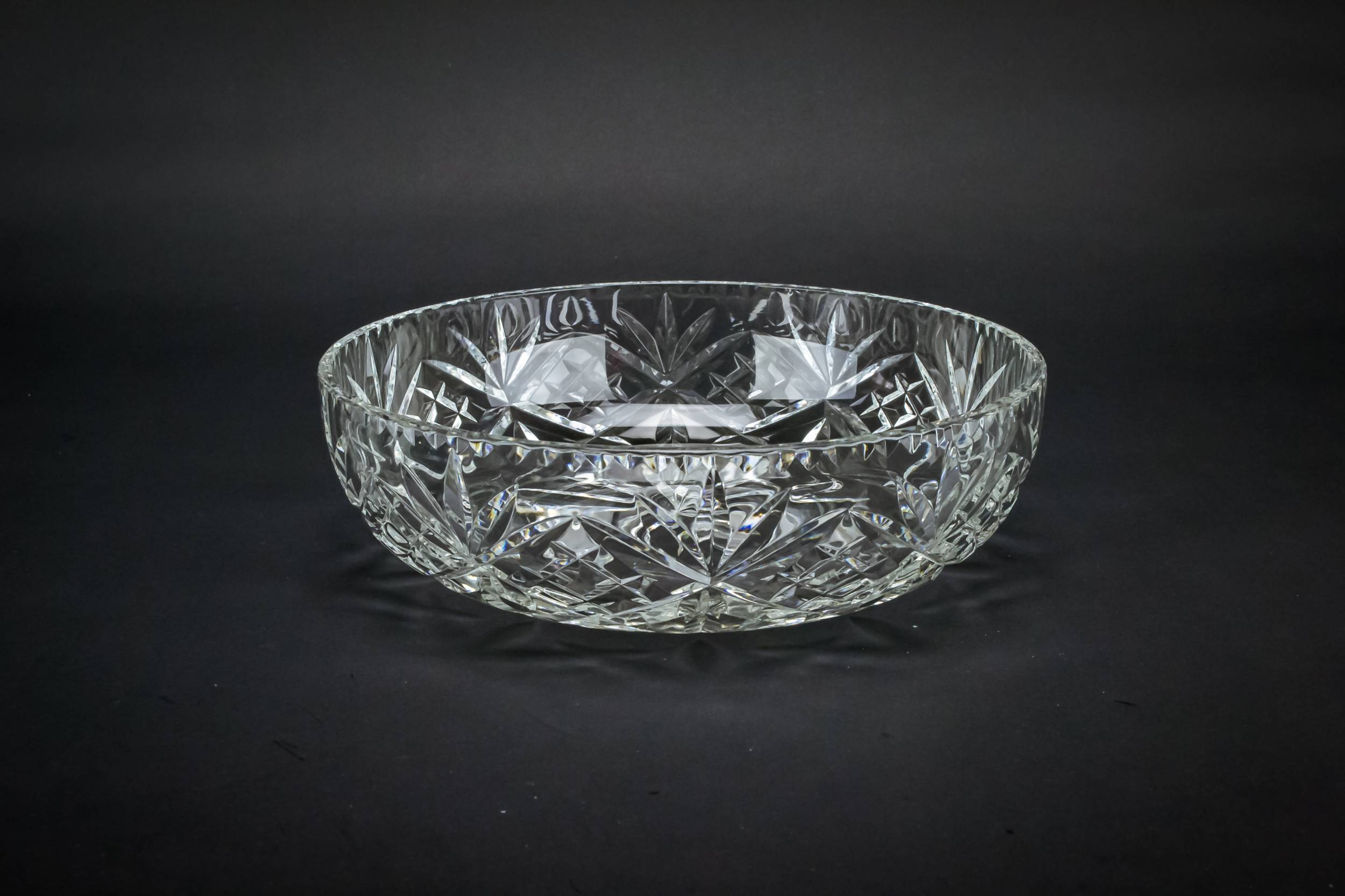 Retro Vintage BOWL — Cut glass serving bowl