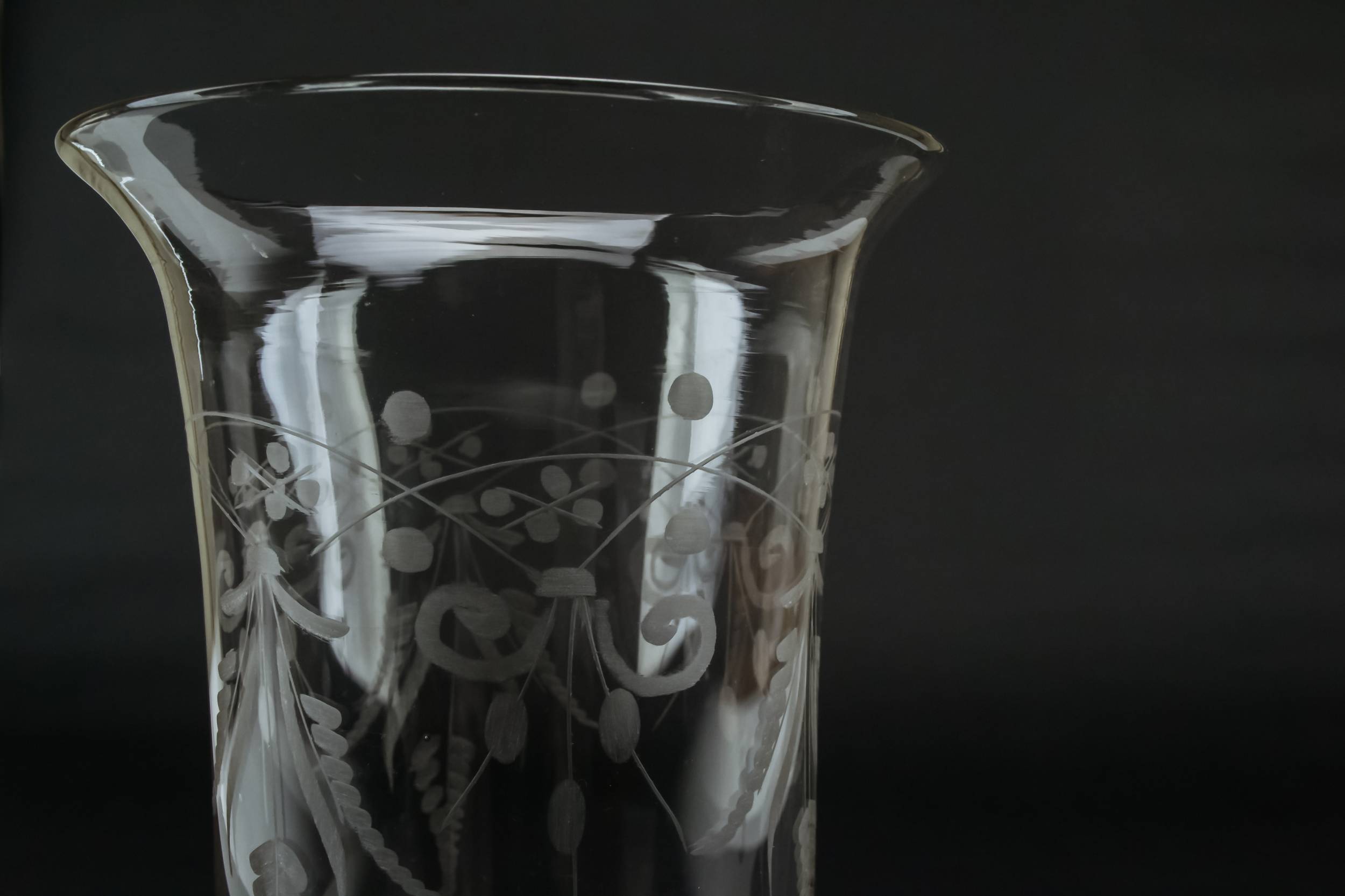 Victorian Antique BOWL — Glass serving bowl 1