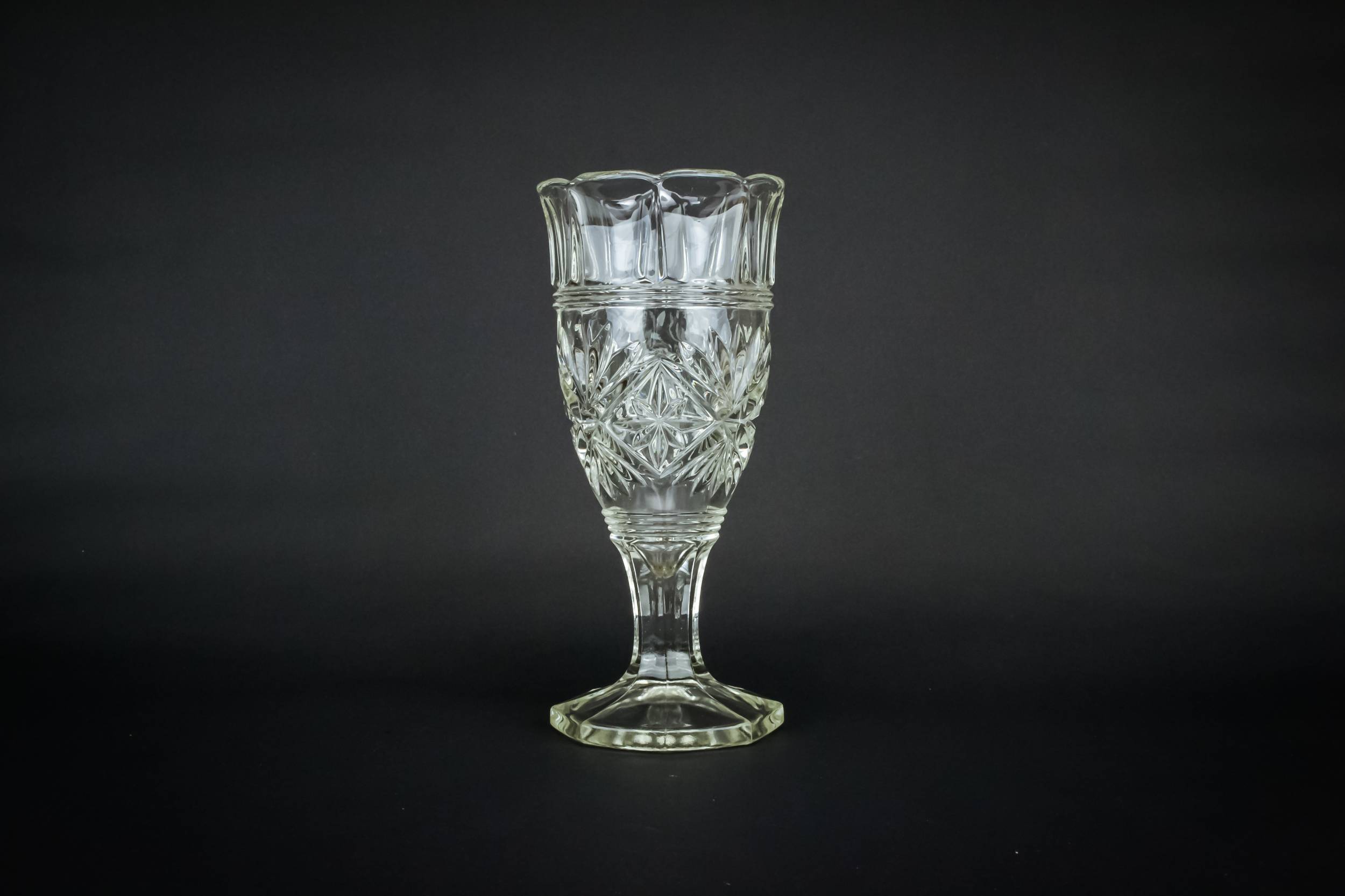 Retro Vintage VASE — Octagonal glass vase