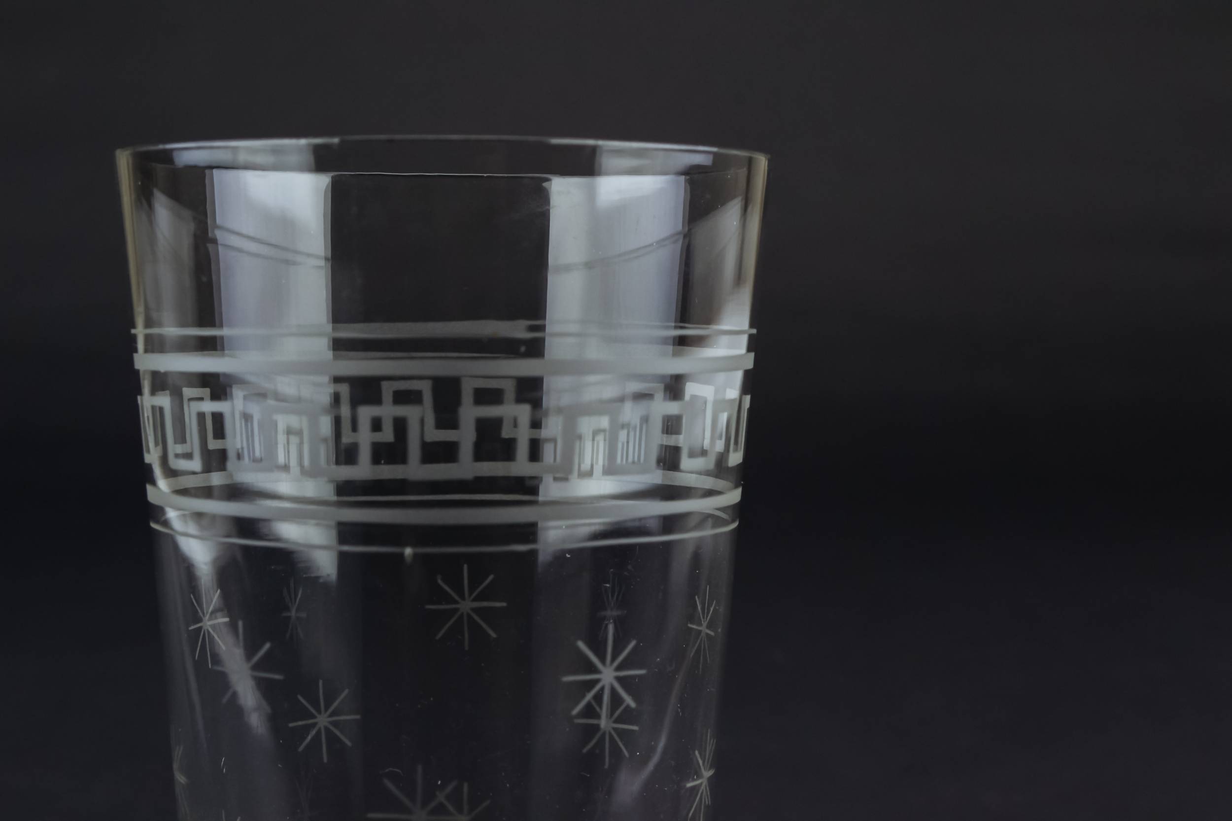 Clear Retro 0.5 — Star engraved cocktail glass 1