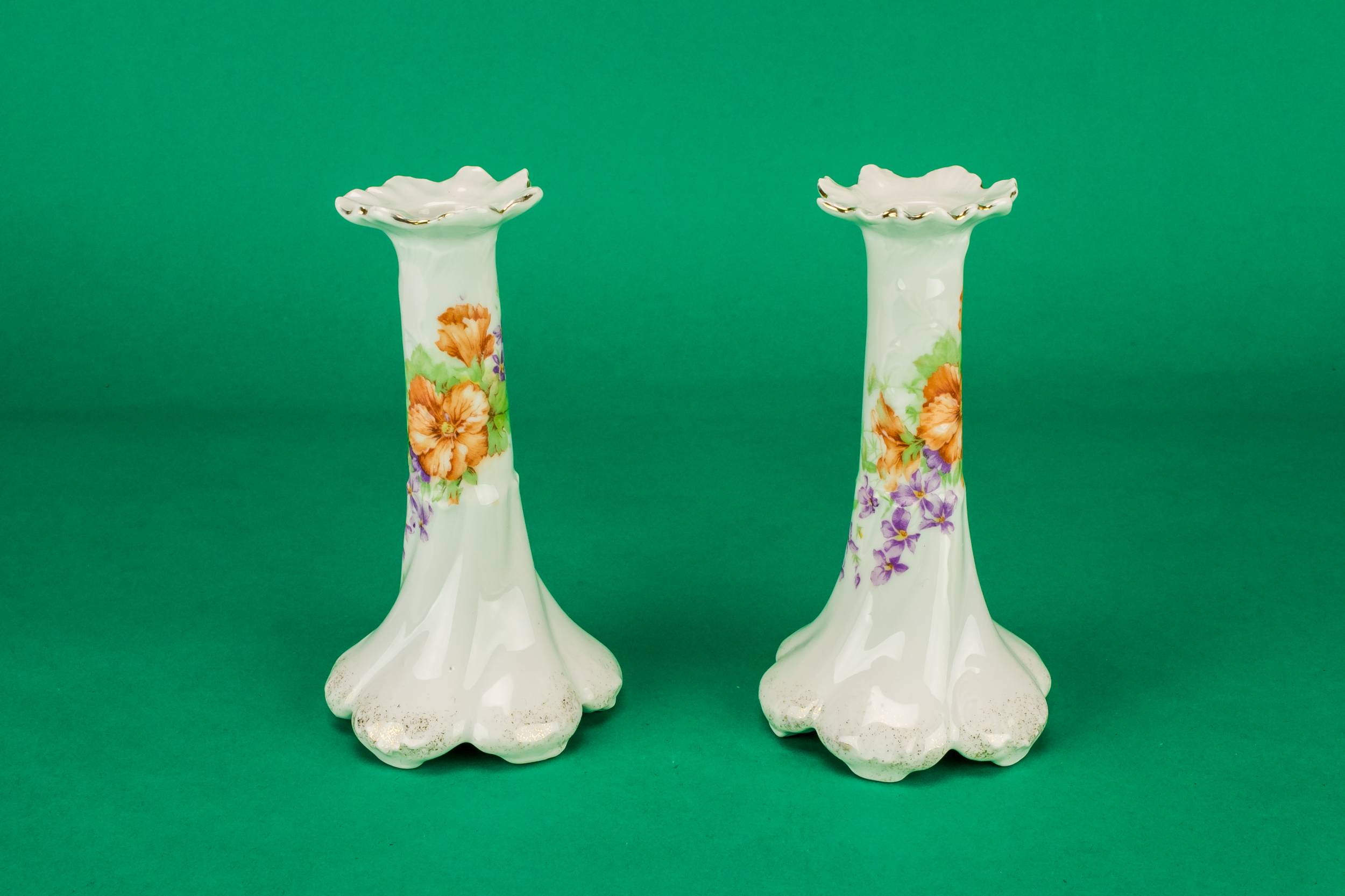Art Nouveau Elegant — 2 white floral candlesticks