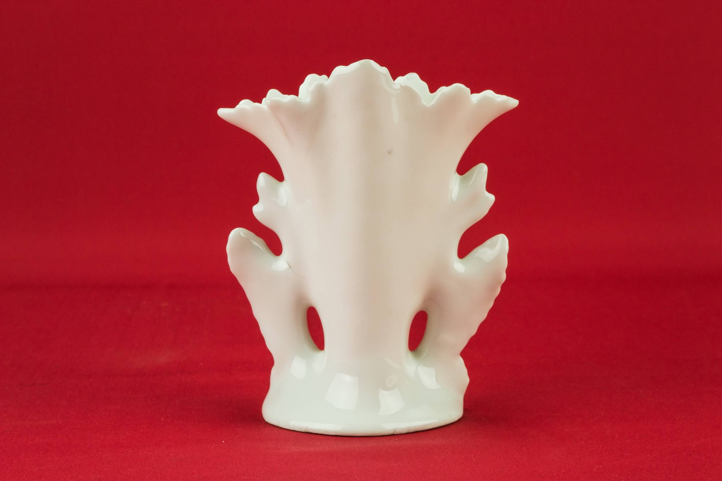 Shabby Chic Antique — Small porcelain vase 1