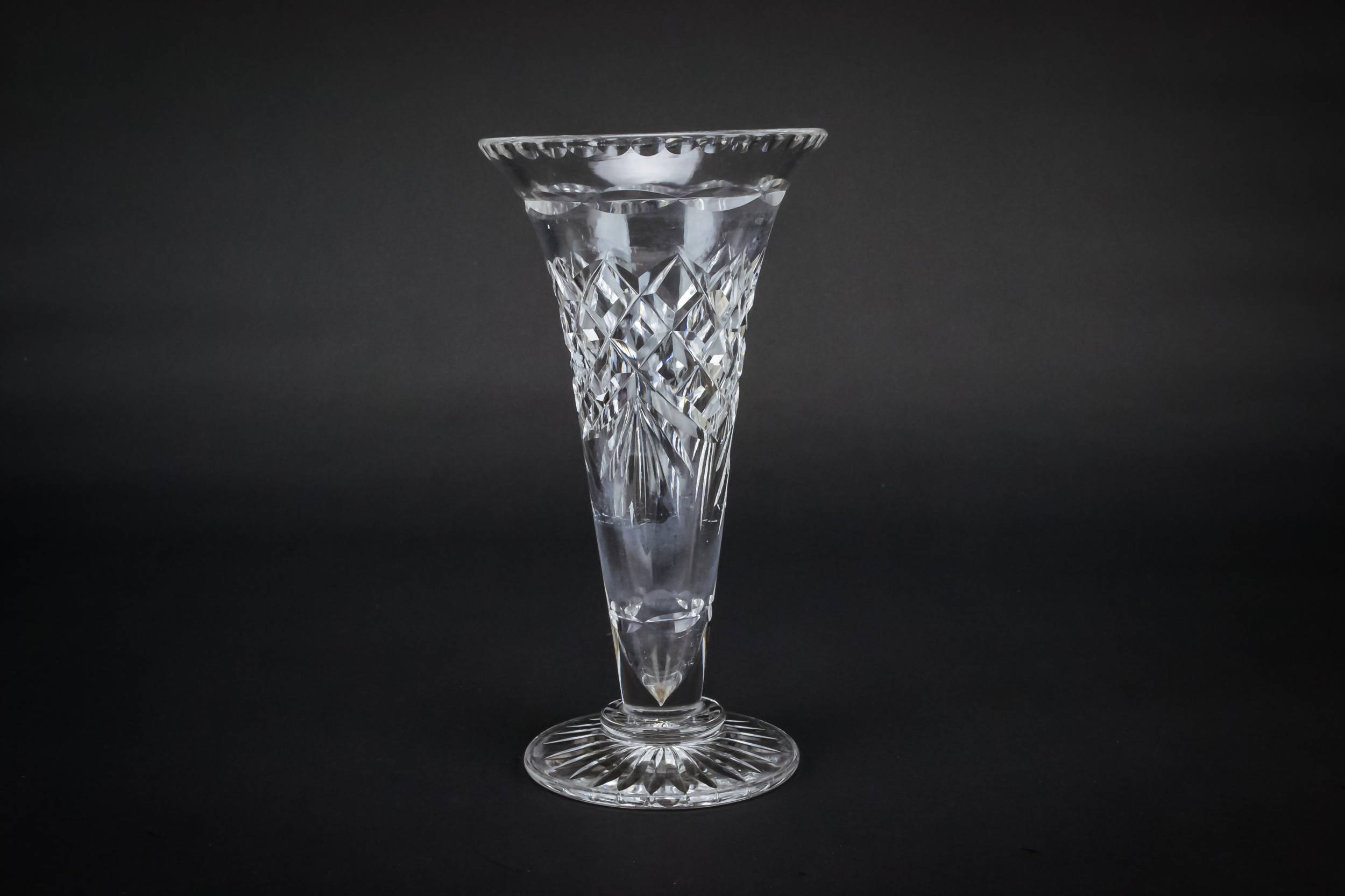Vintage Classical Diamond — Small cut glass trumpet vase