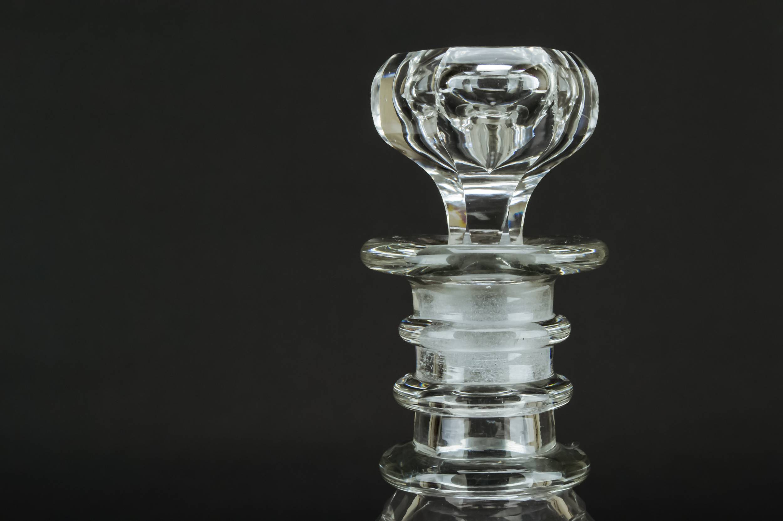 Engraved Brandy DECANTER — Medium glass Nelson decanter 3