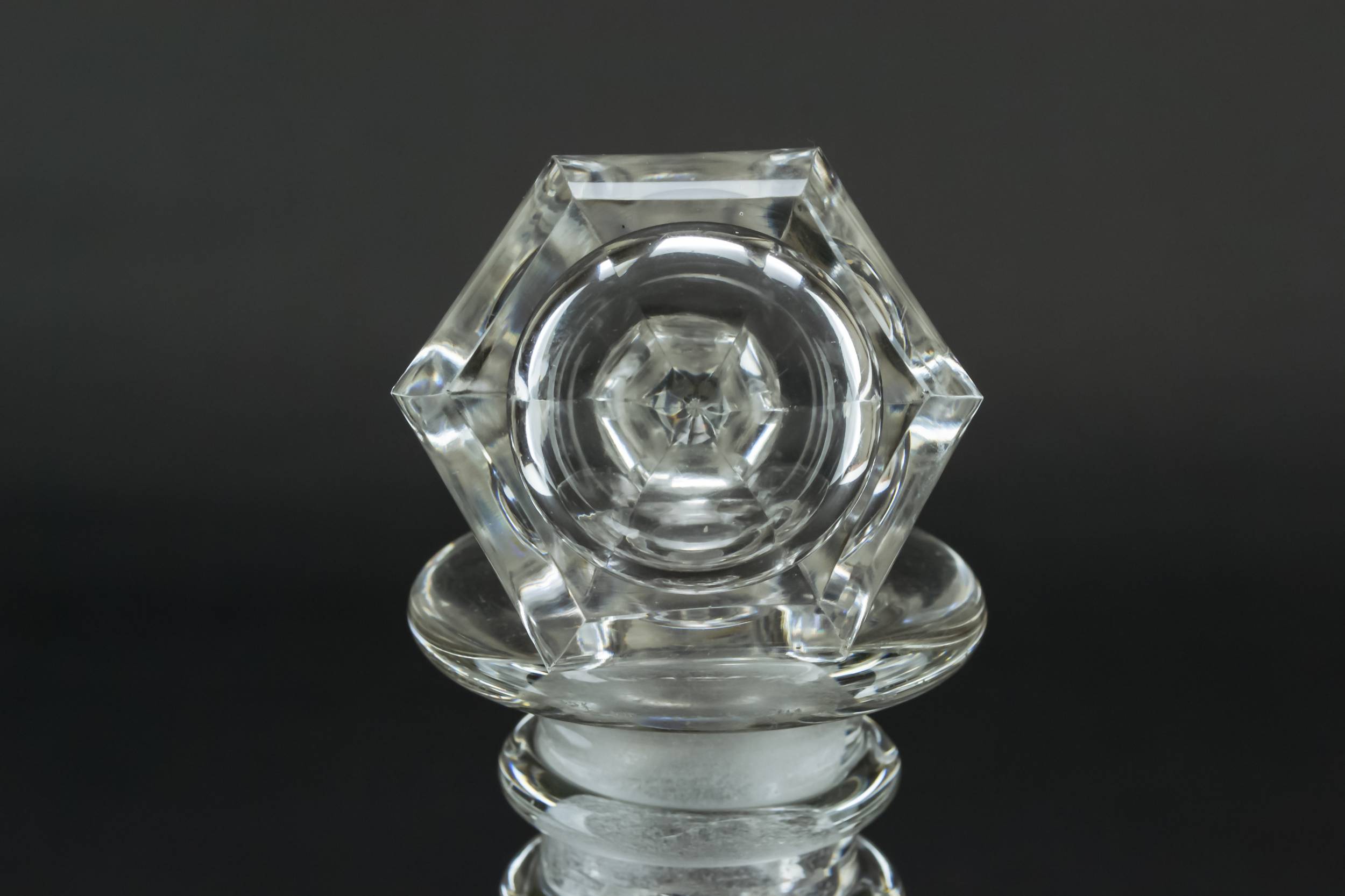 Engraved Brandy DECANTER — Medium glass Nelson decanter 4