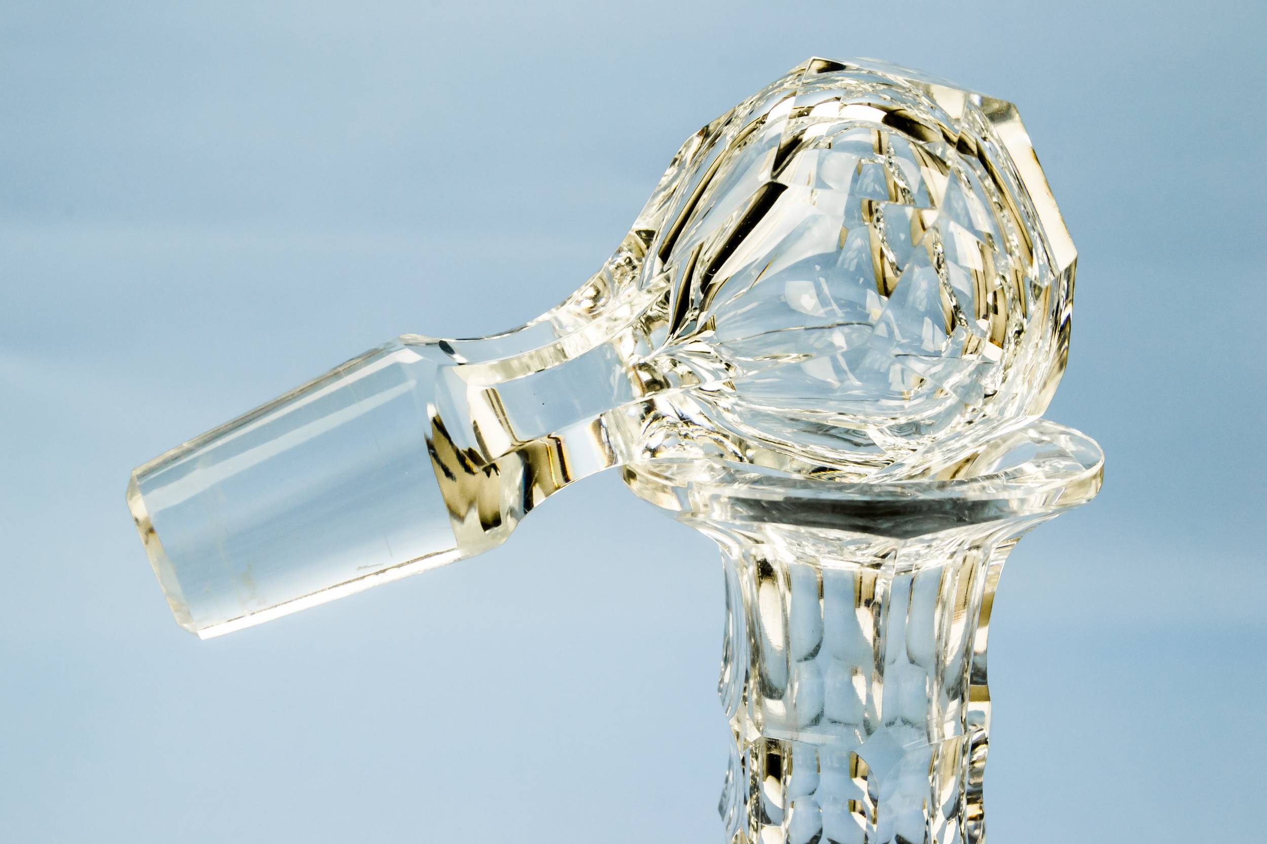 Engraved DECANTER Ovoid — Engraved wine decanter 2