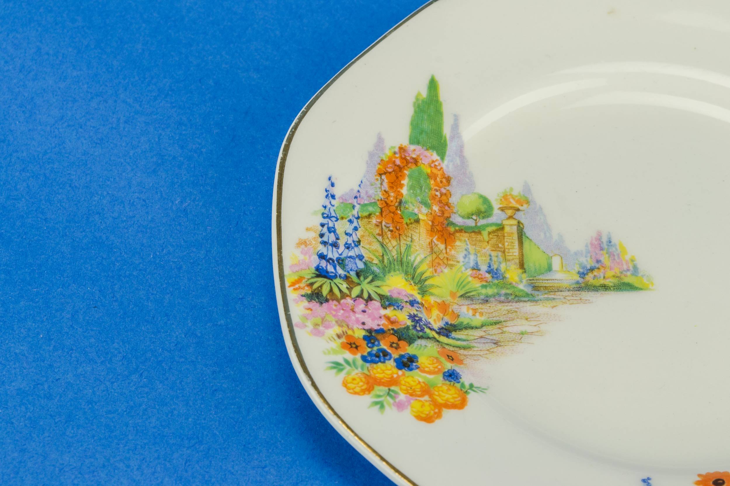 Charming Art Deco — 6 small colourful plates 1