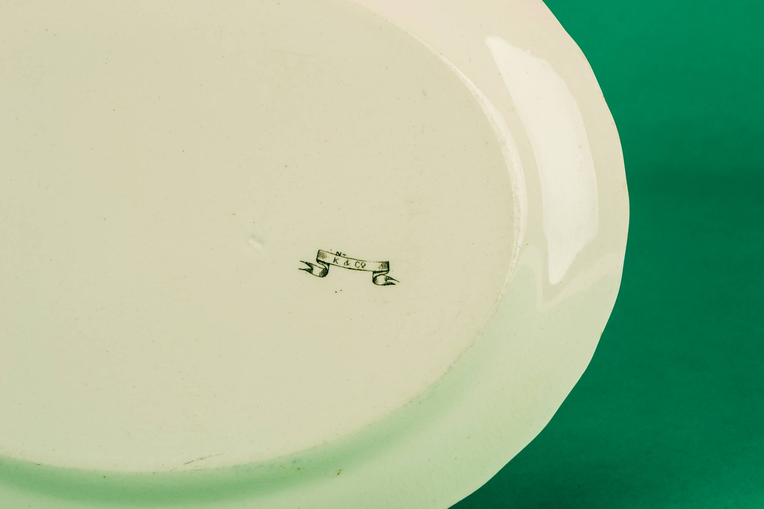 Aesthetic Movement Spectacular — Black and white platter 1