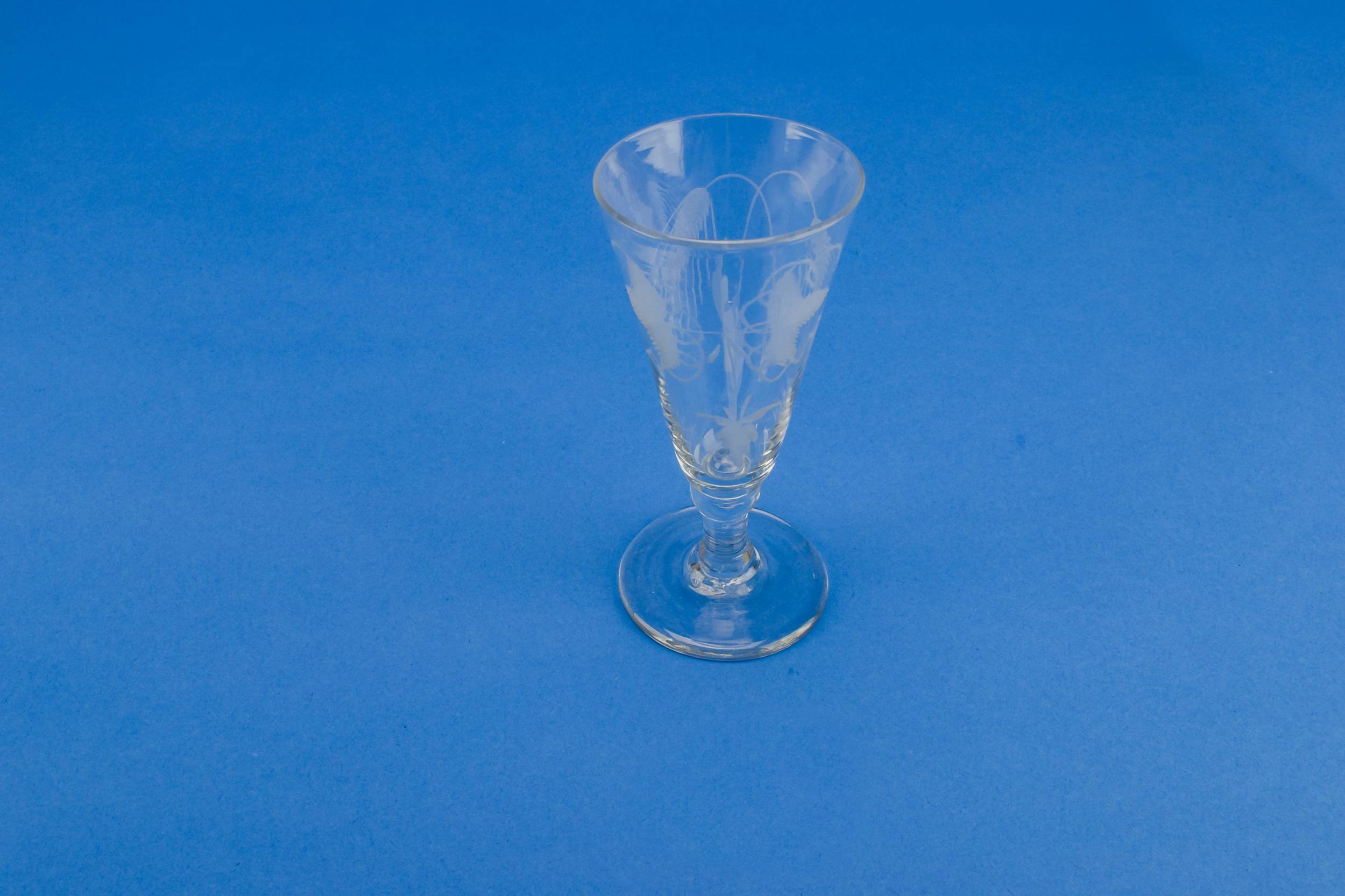 Ale or Champagne — Engraved hops flute glass 1