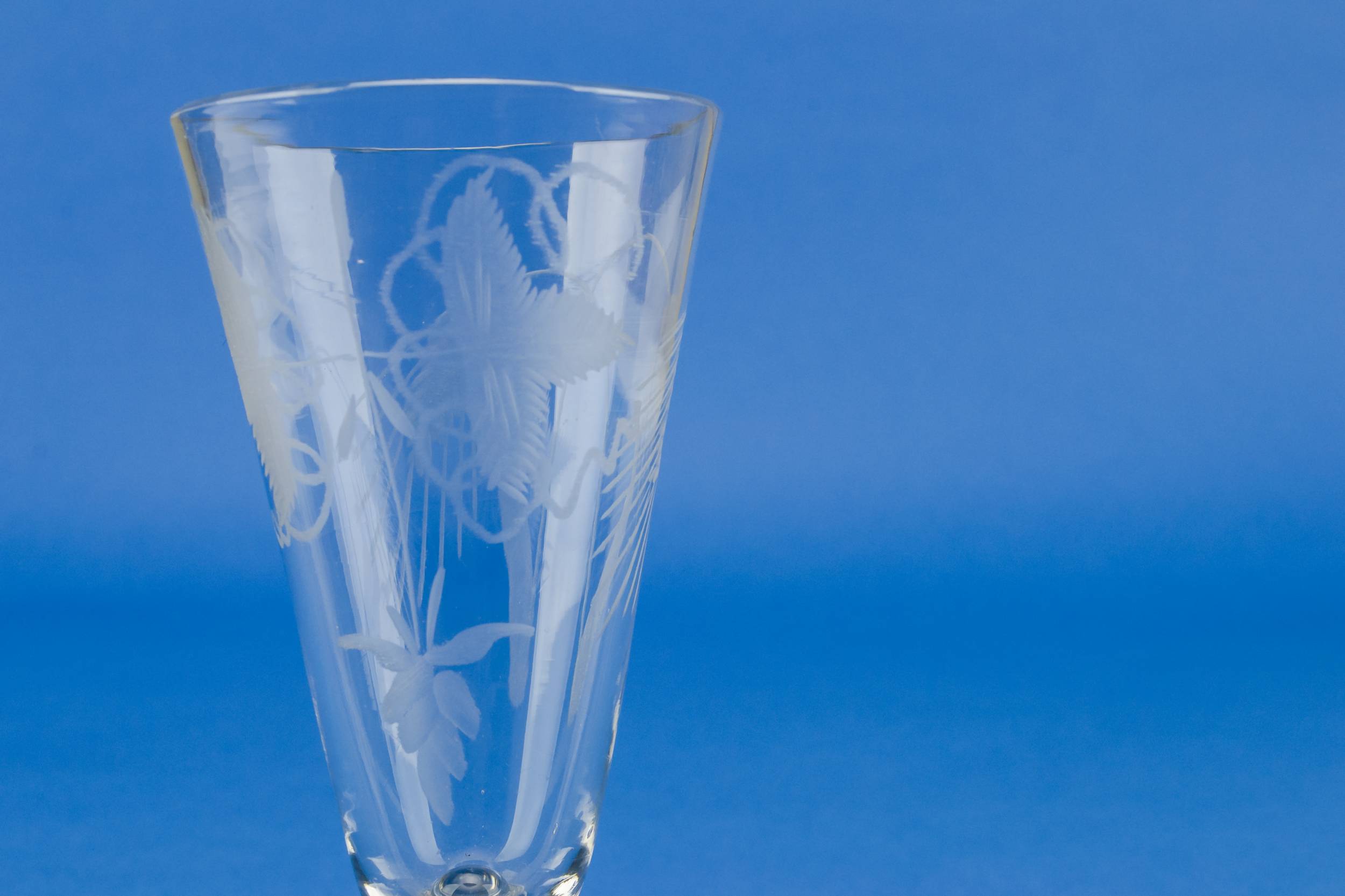 Ale or Champagne — Engraved hops flute glass 2