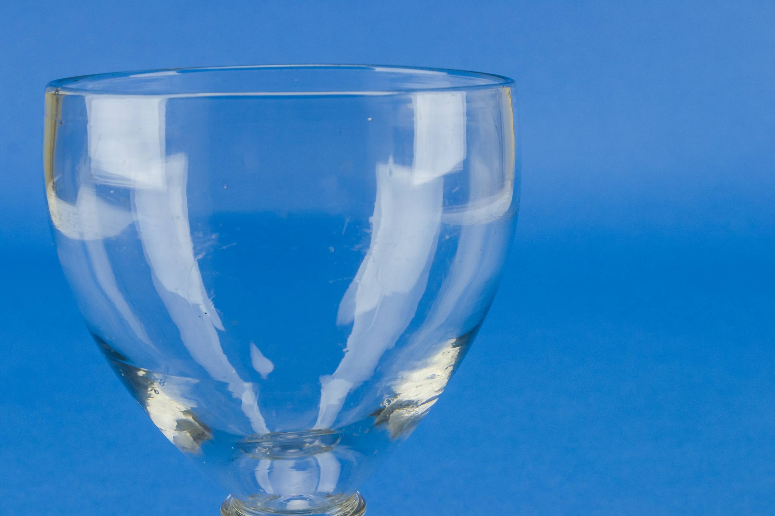 /2 Pint Blown — Wine or beer glass rummer 1
