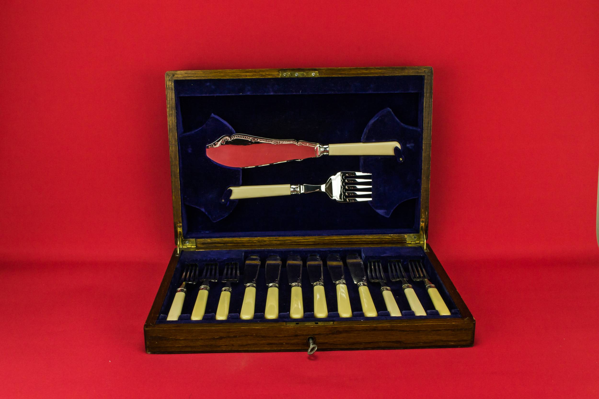 Silver Vintage DINNER — Dining cutlery canteen for 6