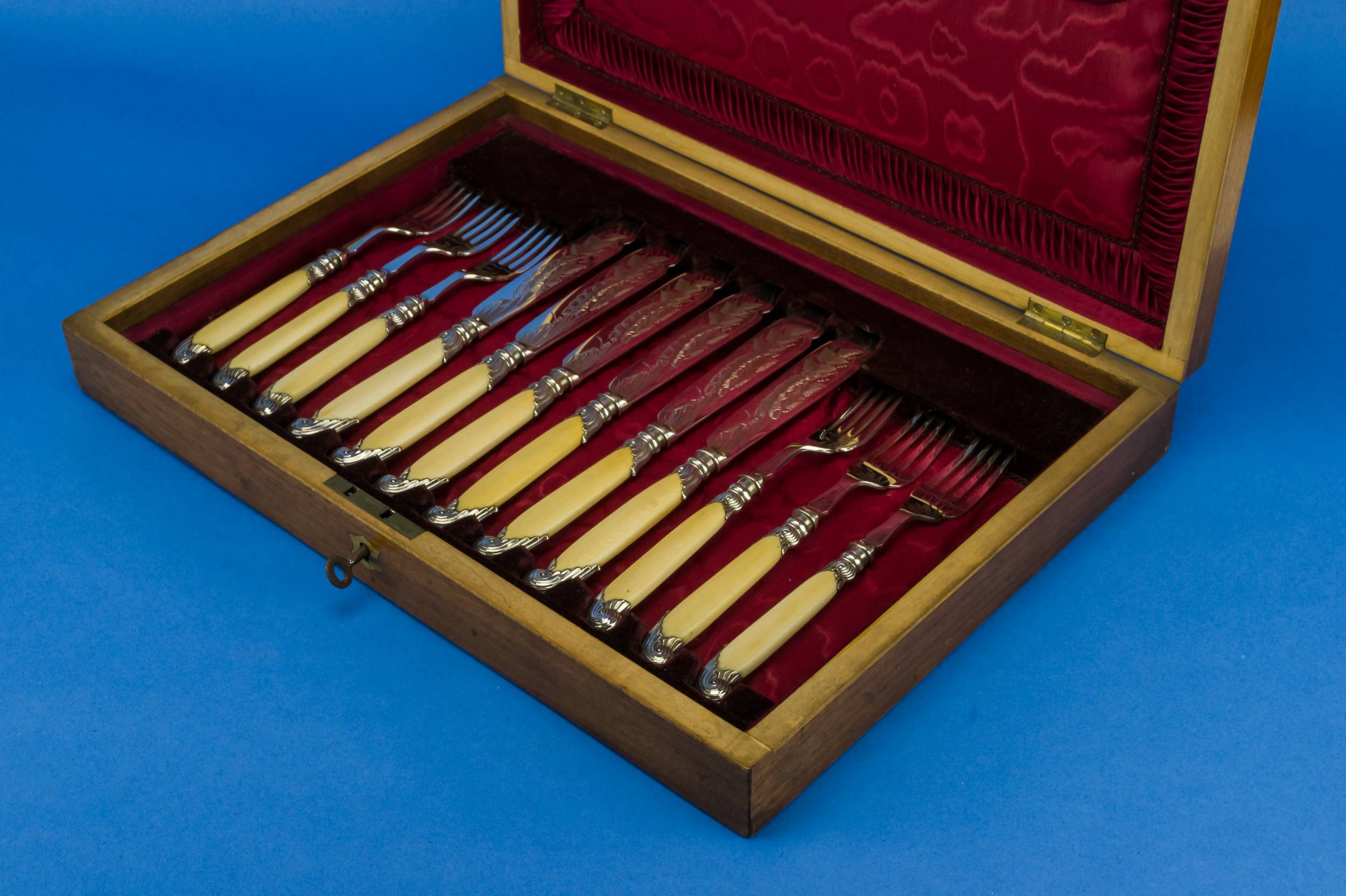 Ivory Art Nouveau — Dining cutlery set for 6 1