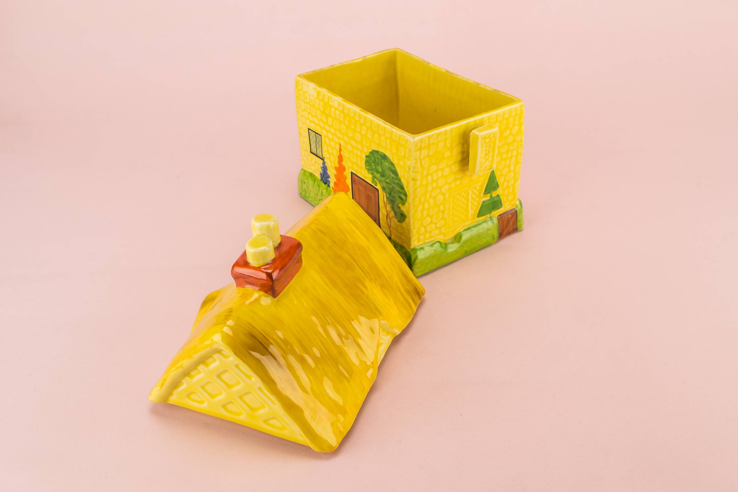 Spectacular Art Deco — Yellow jar for tea bags 1
