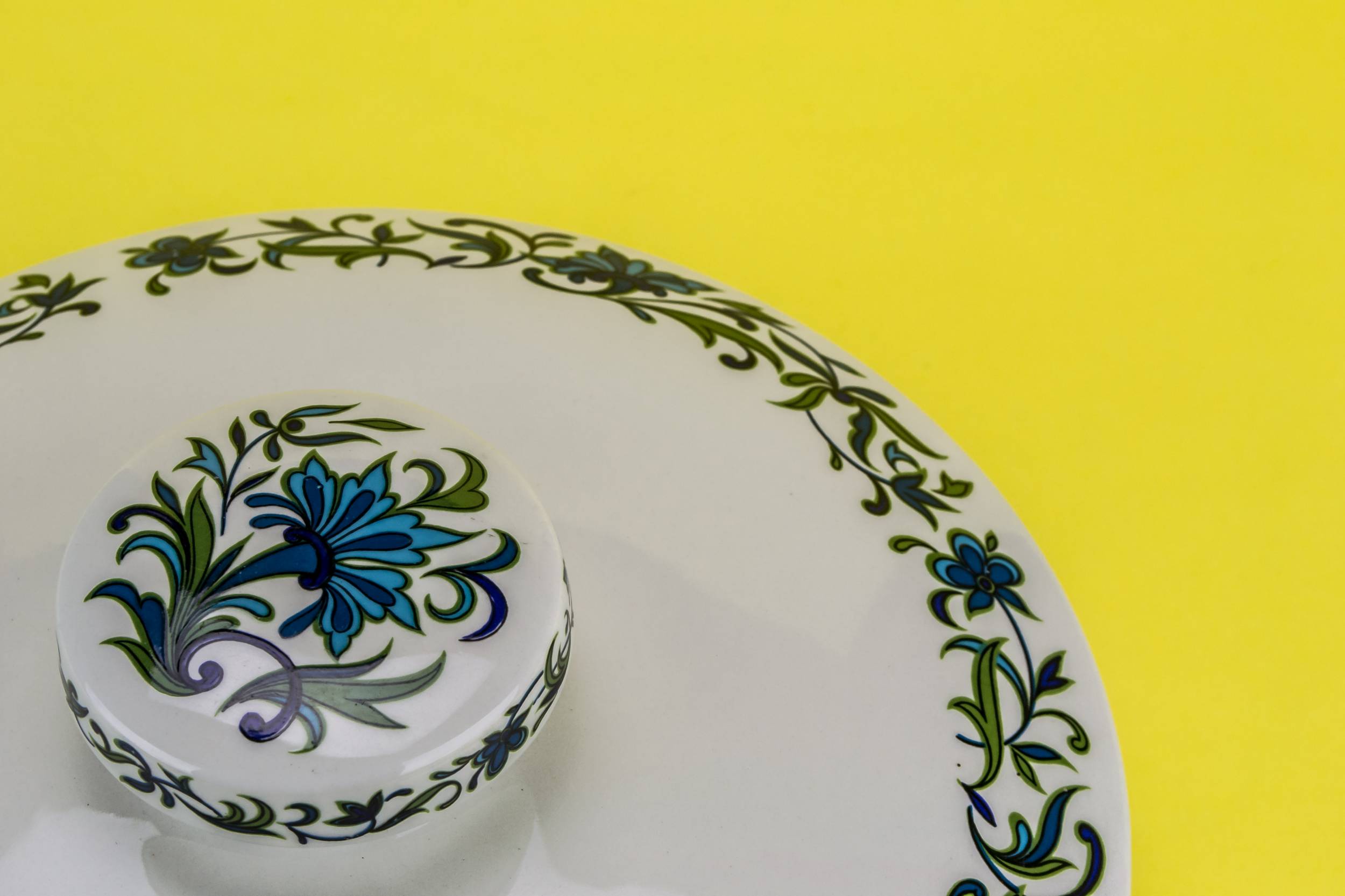 Turquoise Flamboyant Spanish — Turquoise serving tureen 1