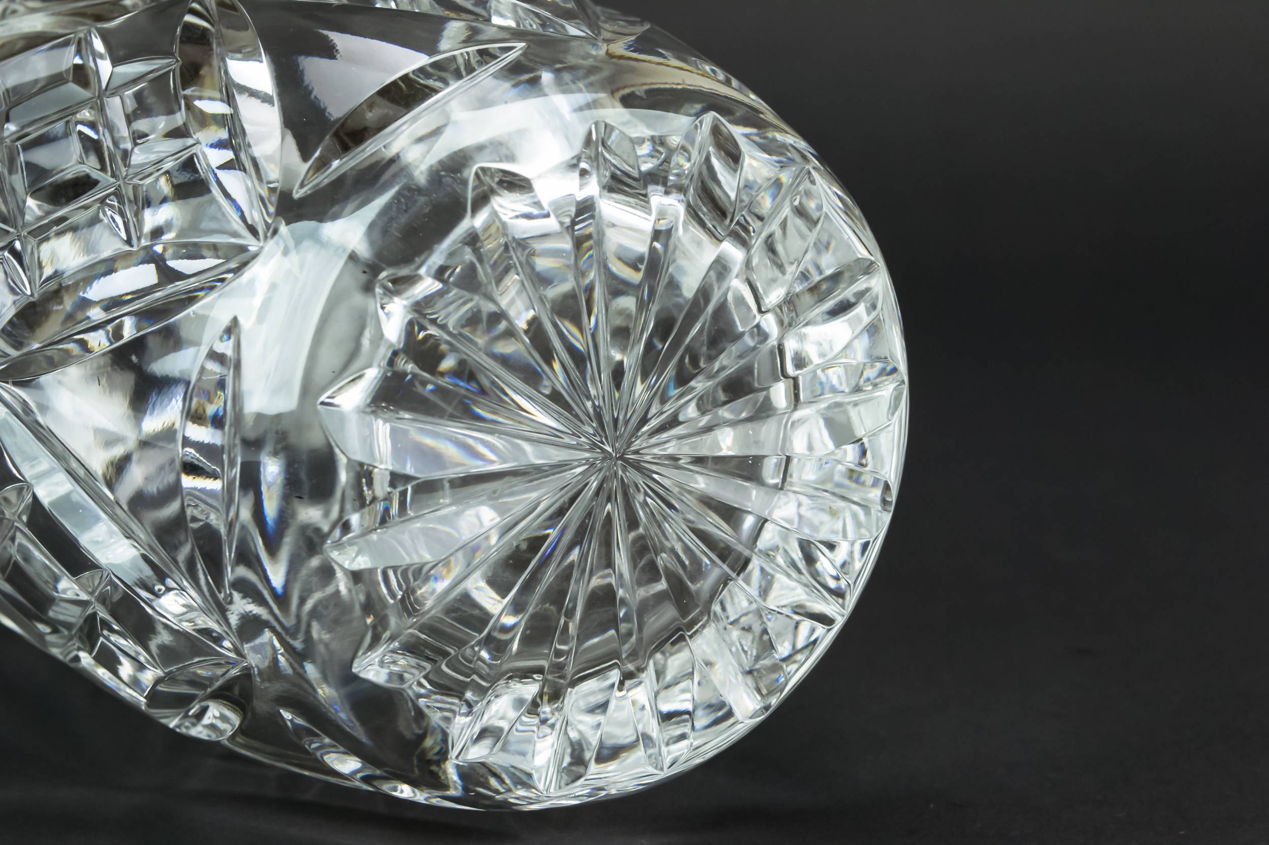 Traditional Cut Glass — Royal Doulton wine decanter 3