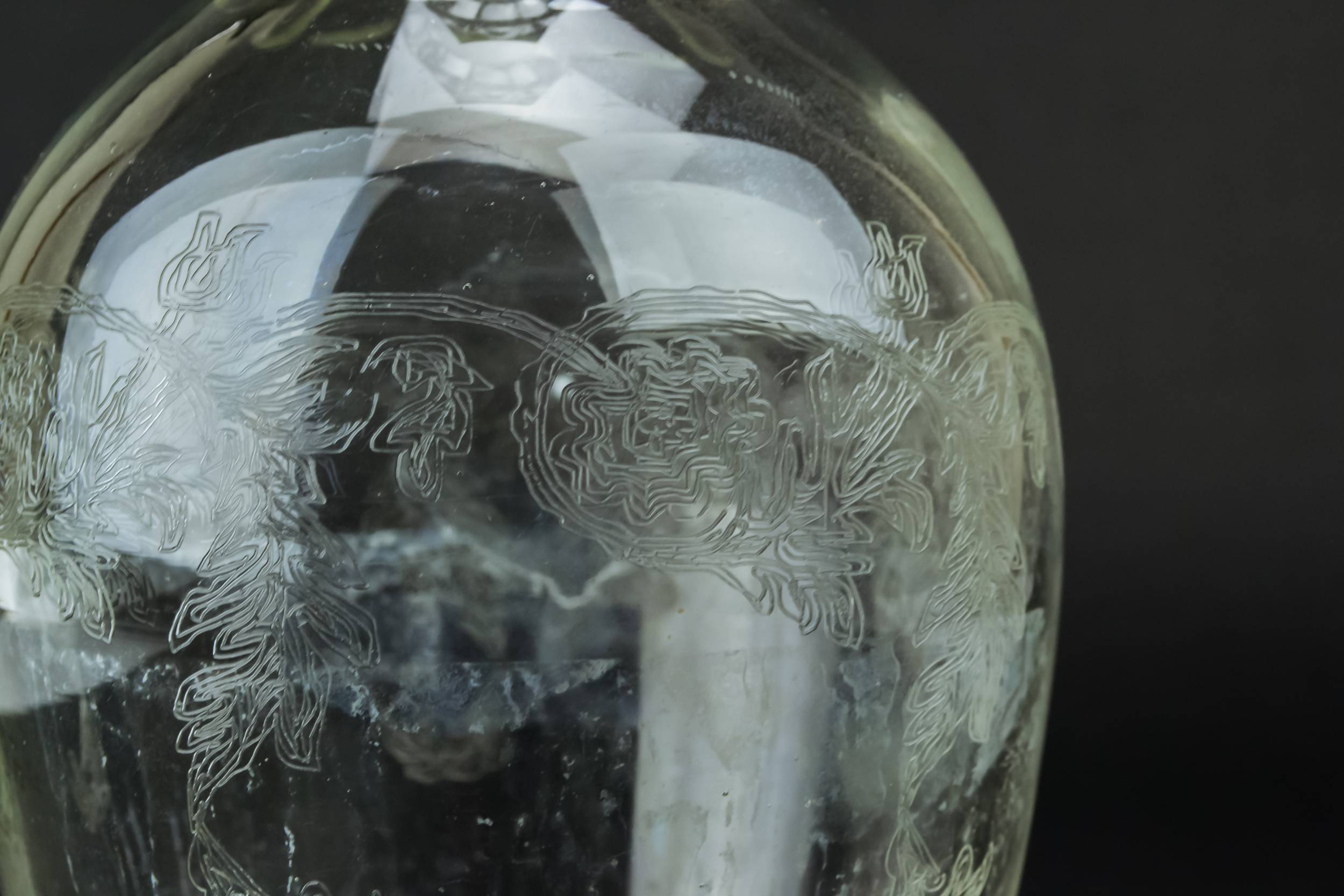Engraved Blown Glass — Engraved glass wine decanter 3