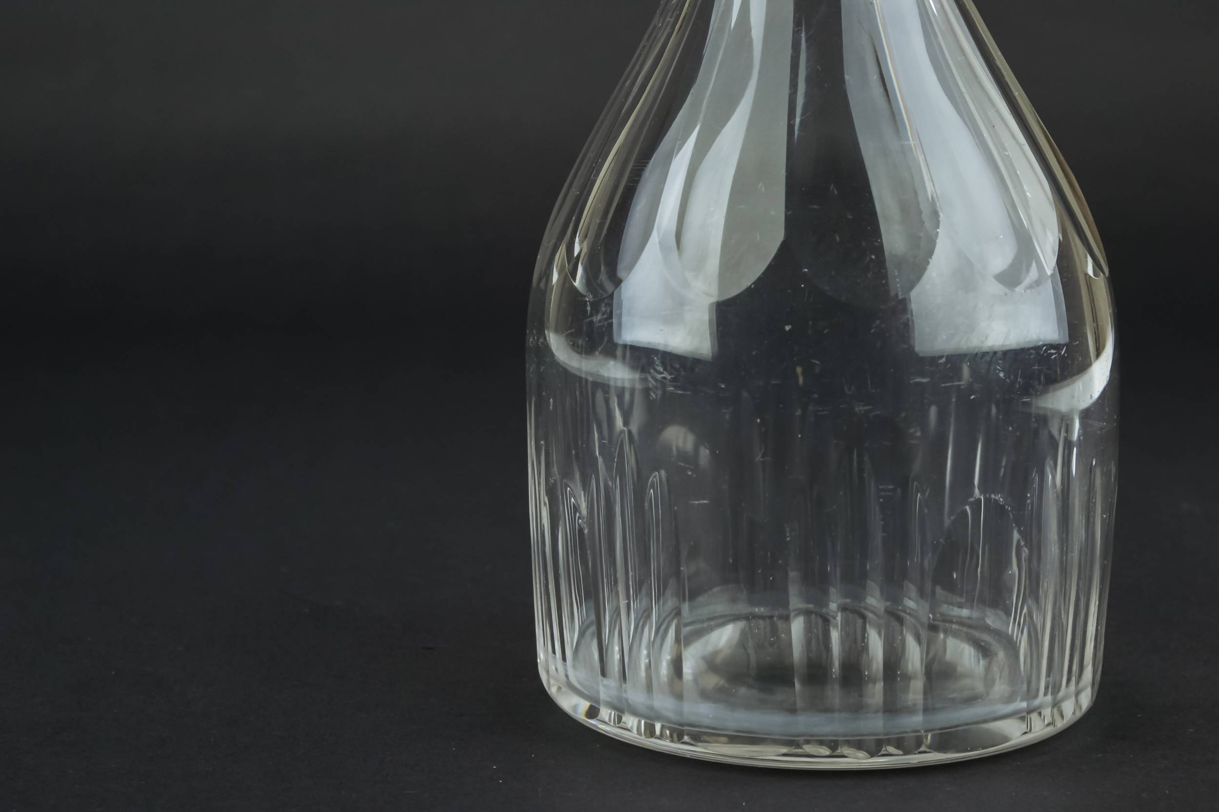 Antique Red Wine — Small whisky decanter 1