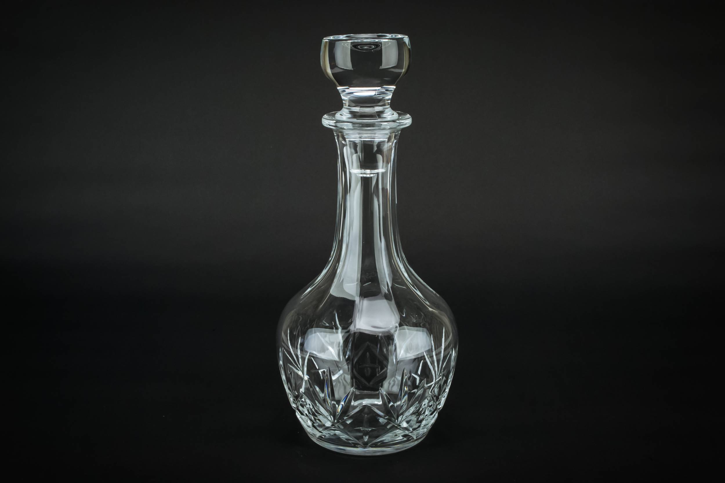 Elegant Water Crystal — Table wine decanter