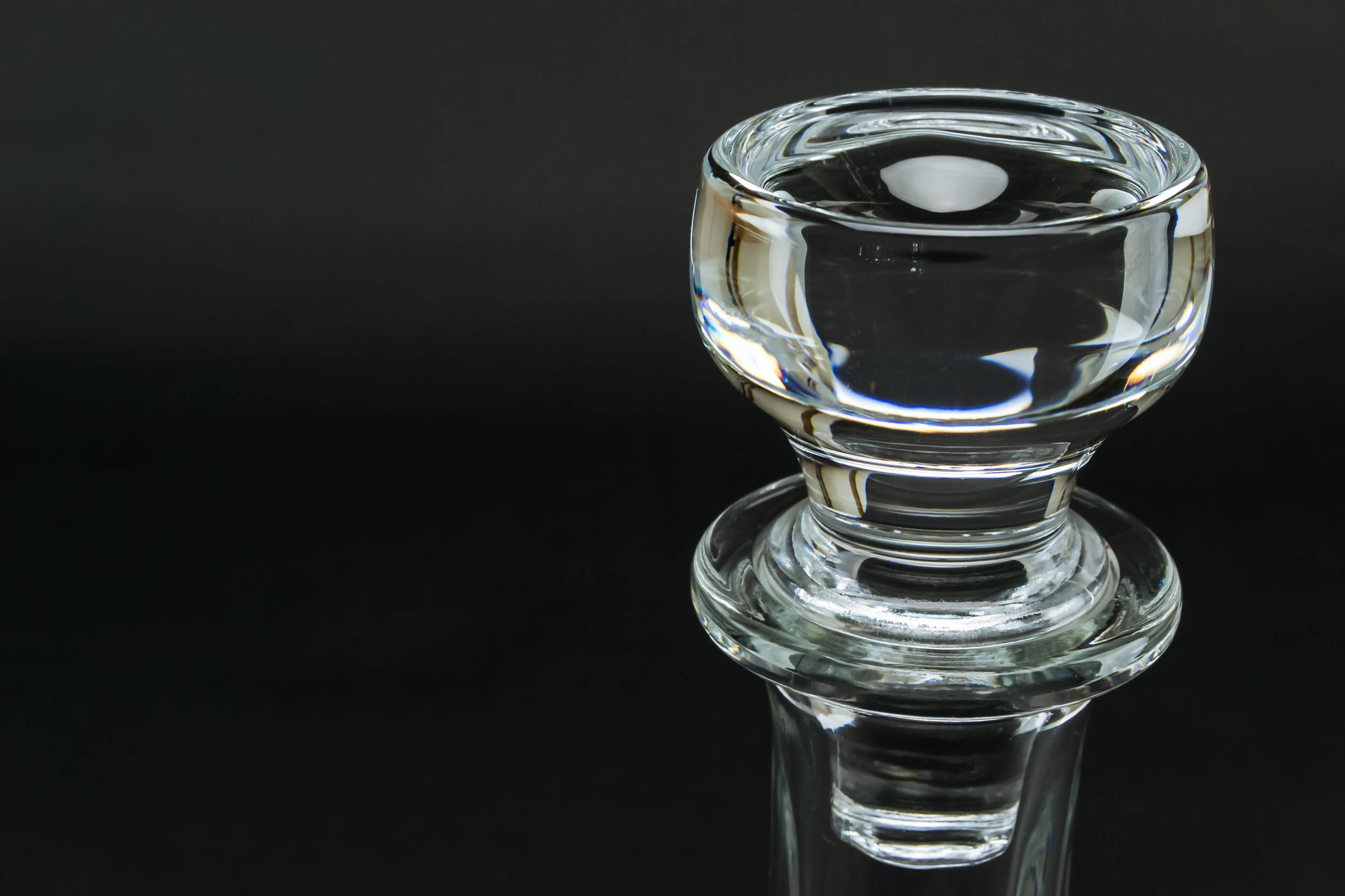 Elegant Ovoid Red — Everyday wine decanter 2
