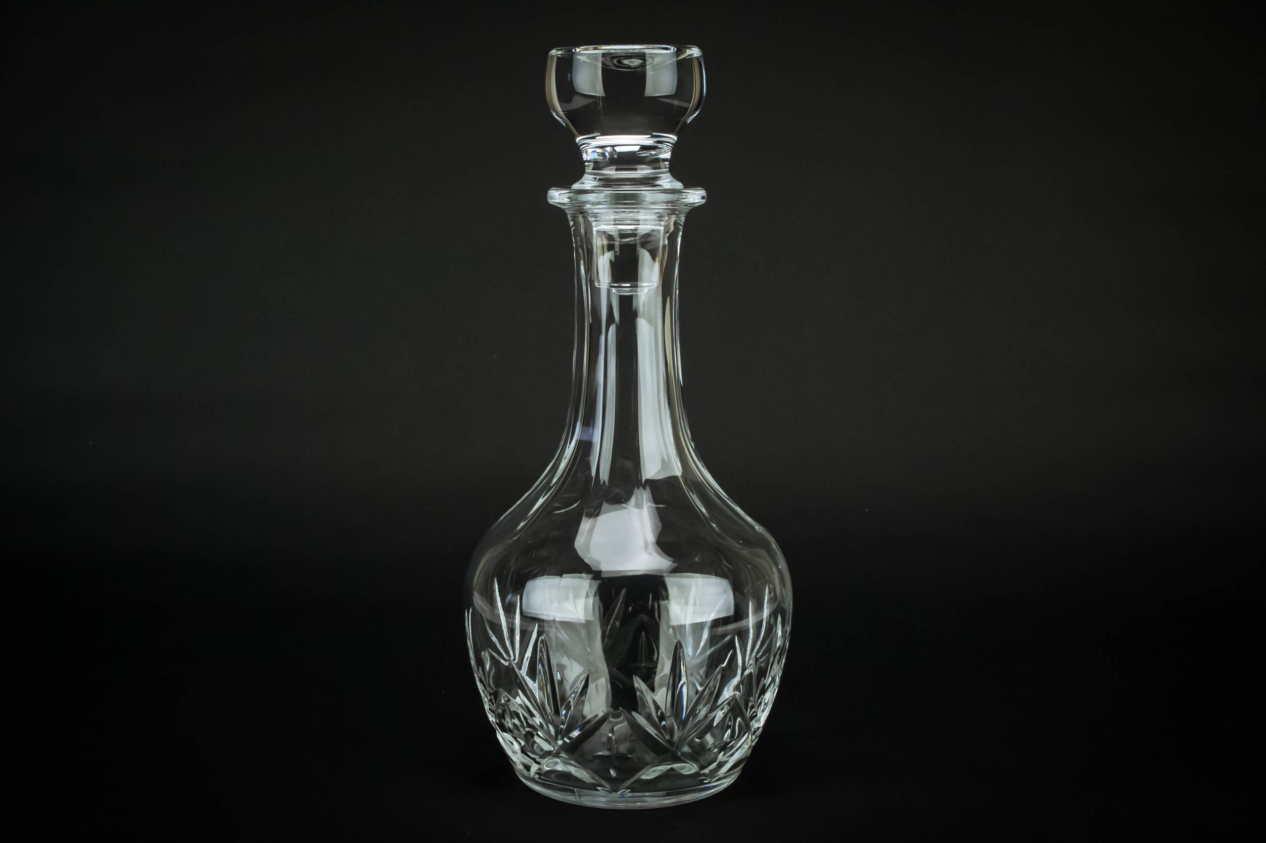 Elegant Ovoid Red — Everyday wine decanter