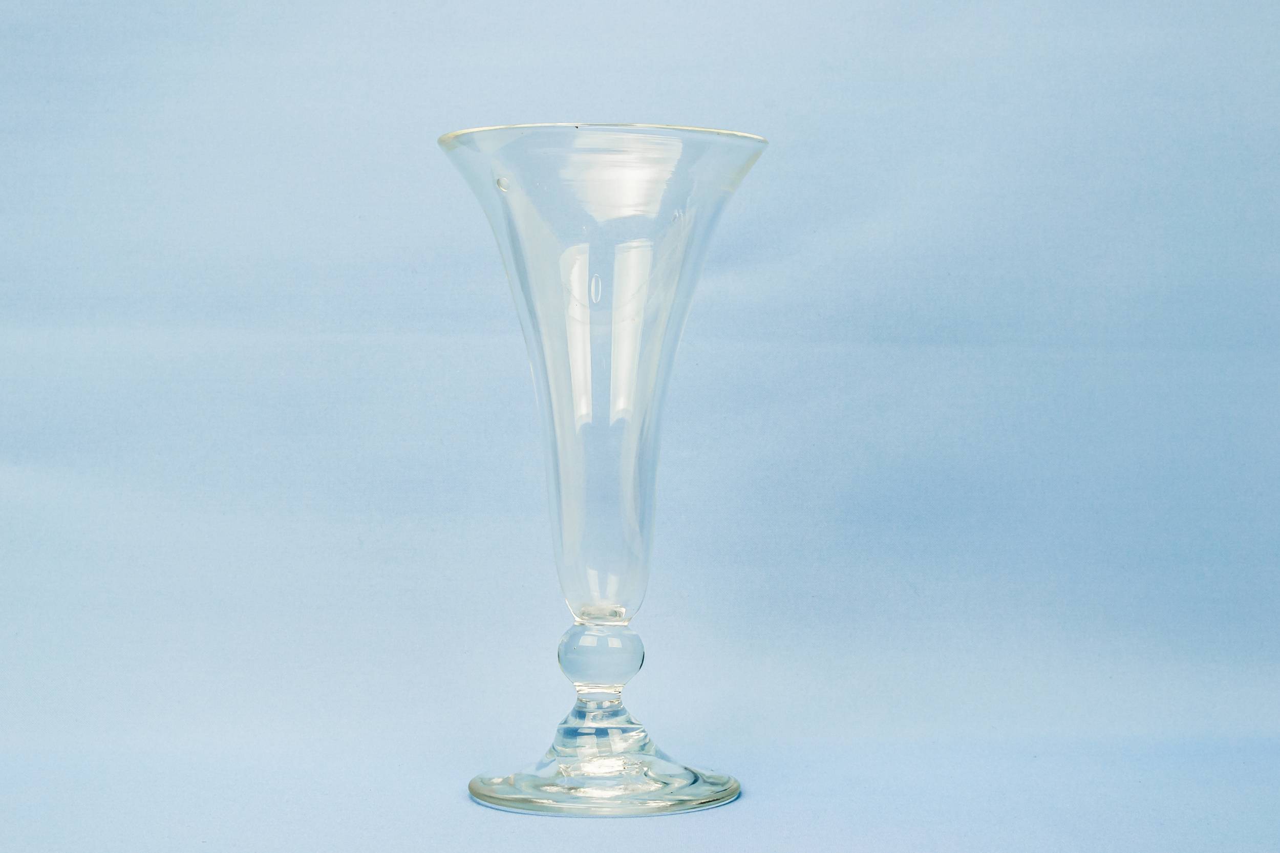 Spectacular Blown Glass — Blown glass Champagne flute 3