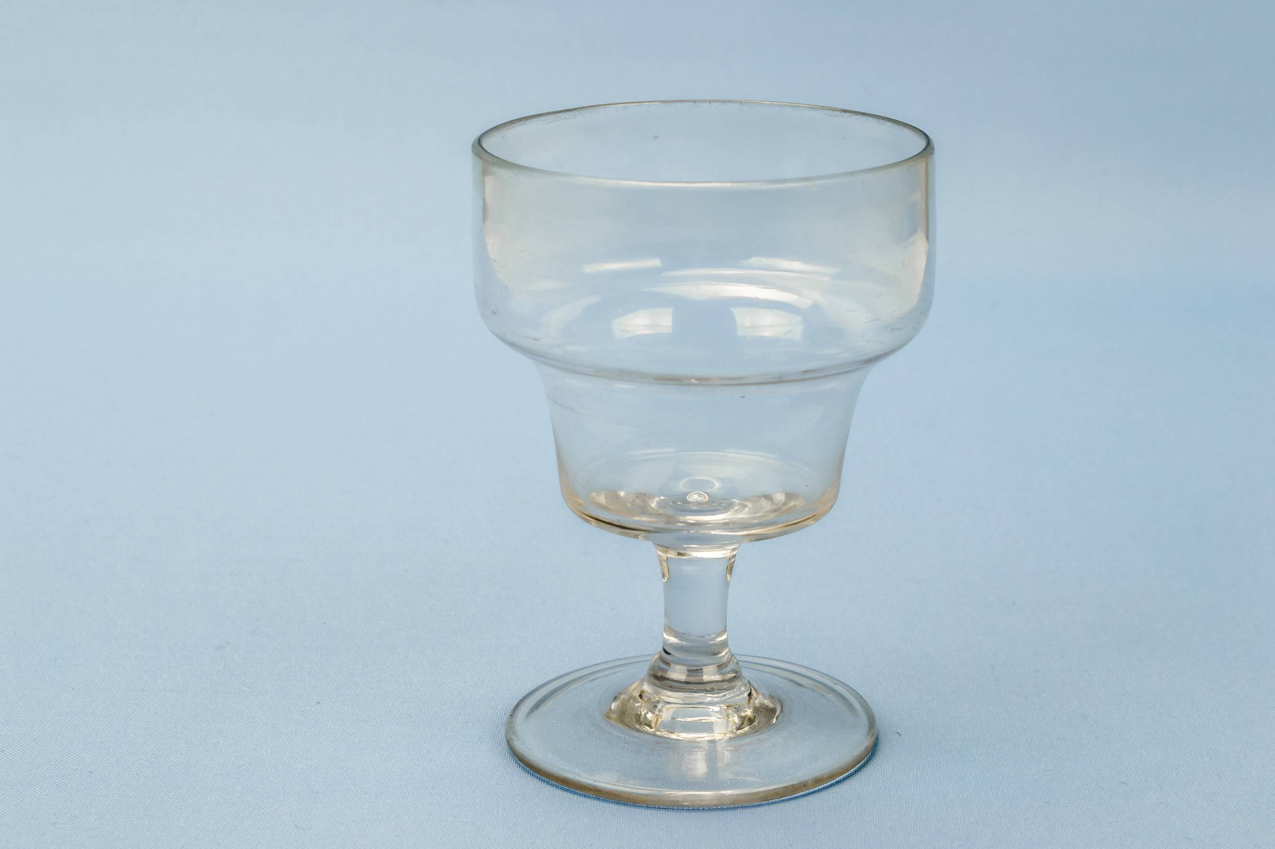 Antique High Victorian — Wine or beer rummer 3