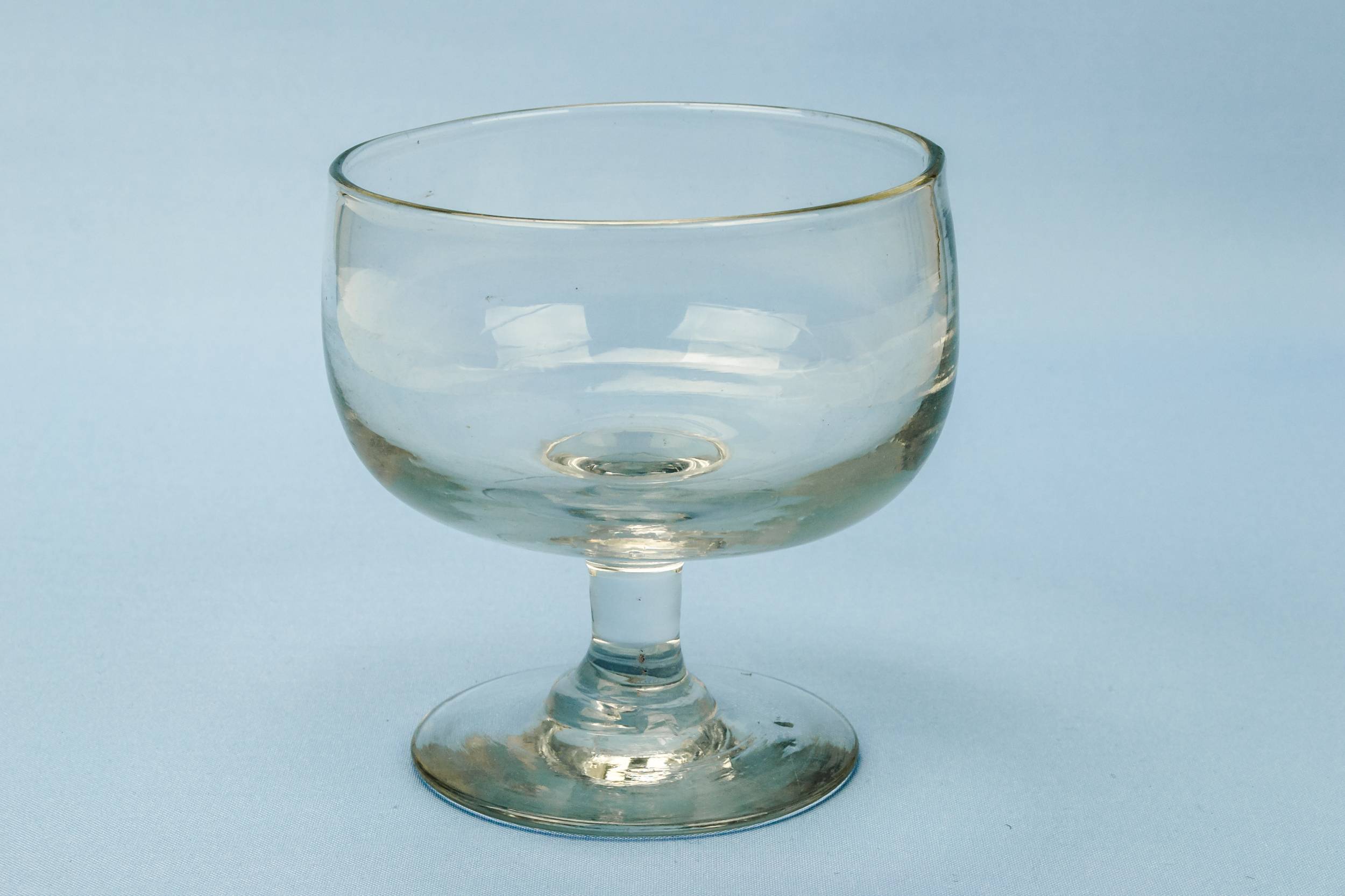 High Victorian Clear — Massive wine glass 3