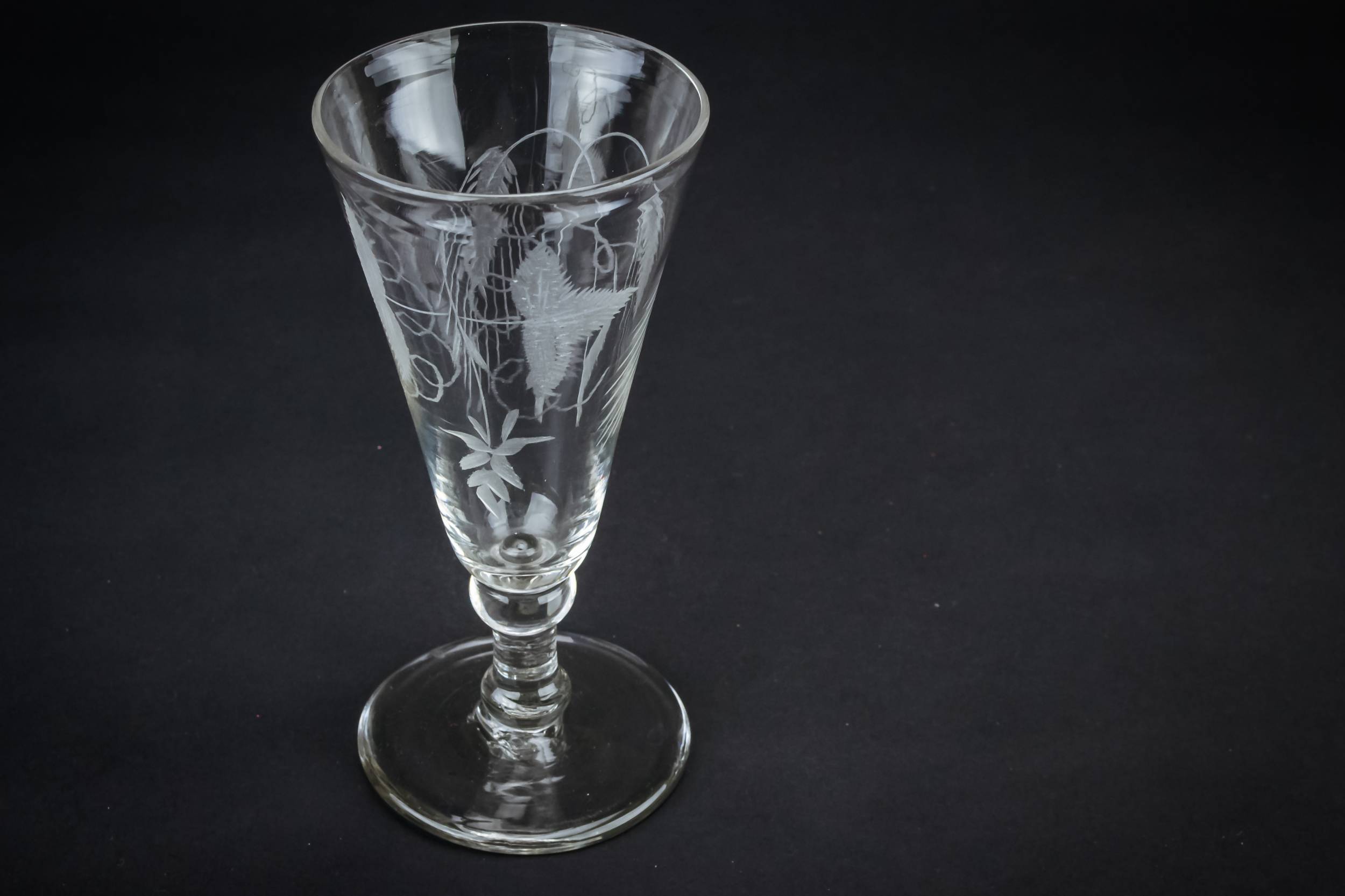 Ale or Champagne — Glass champagne flute 2