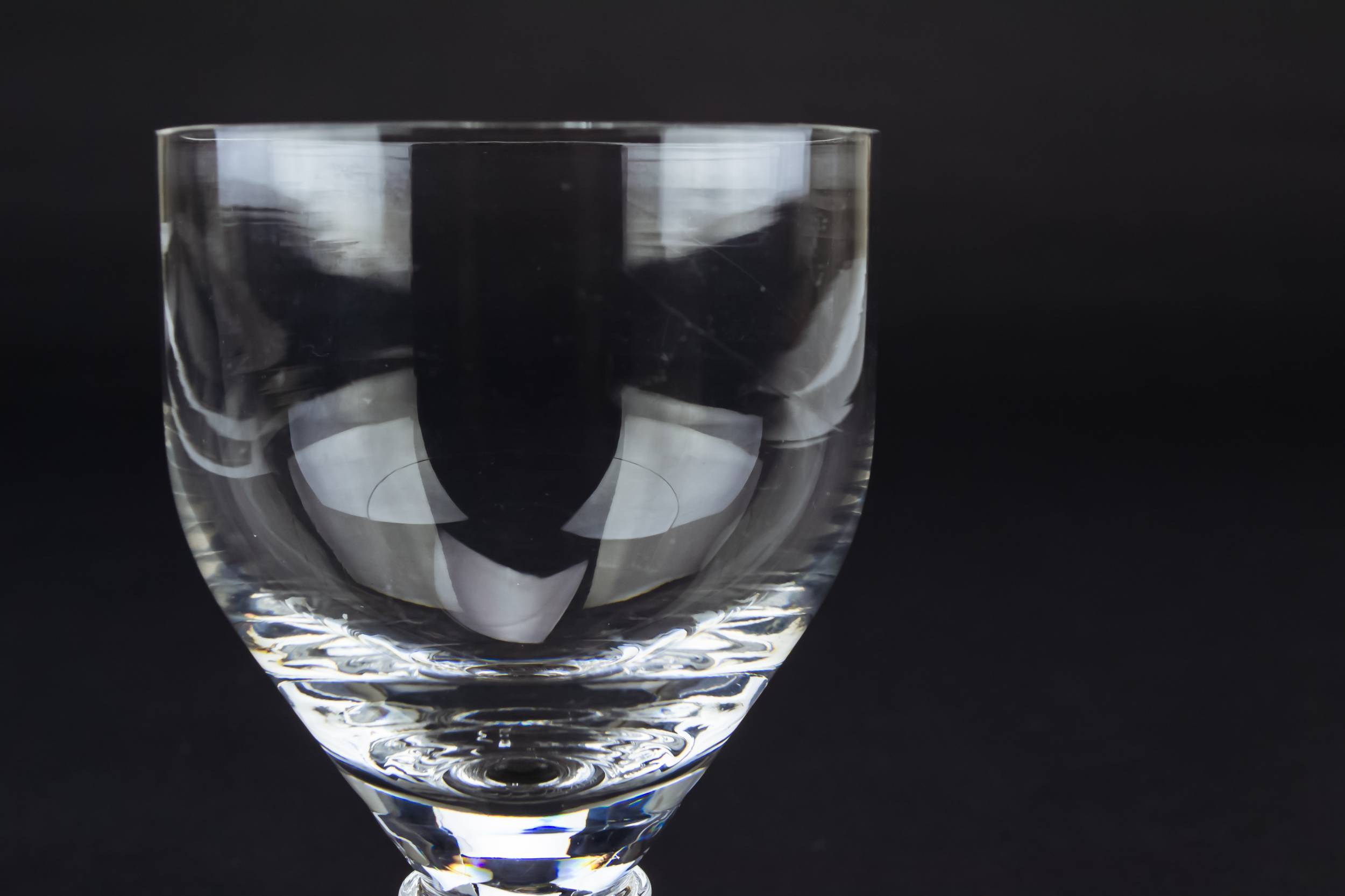 Clear Opulent Minimalist — Large wine rummer 1