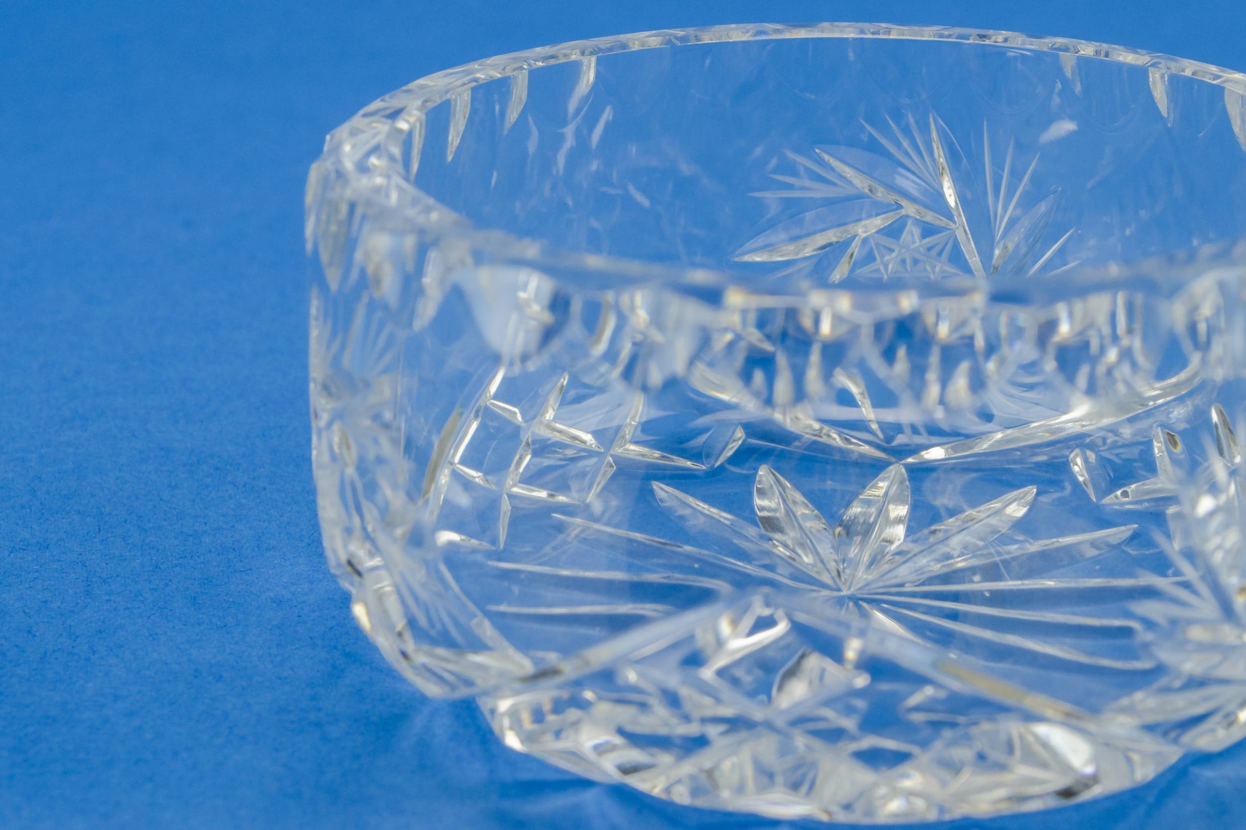 Elegant Cut Glass — Glass wine bottle coaster 1