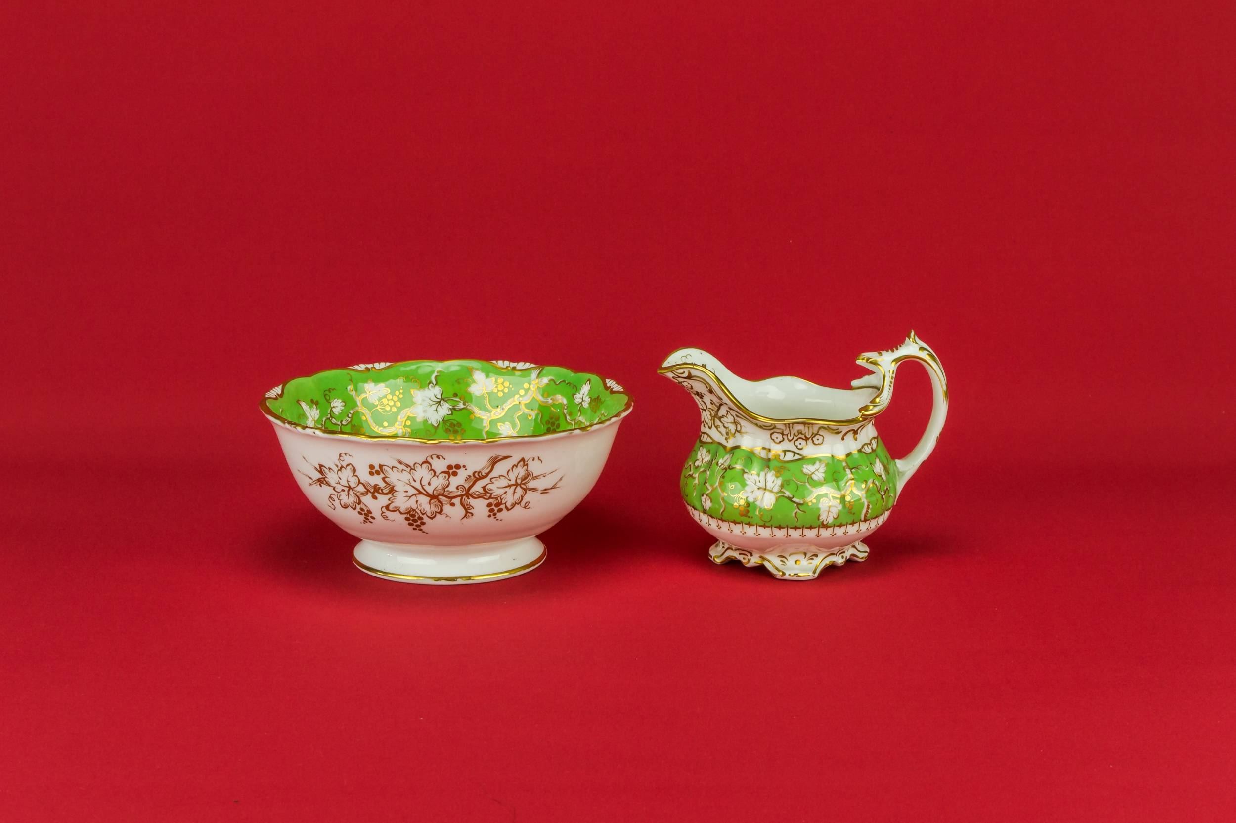 Neo-classical Opulent Grapes — Sugar bowl and milk jug