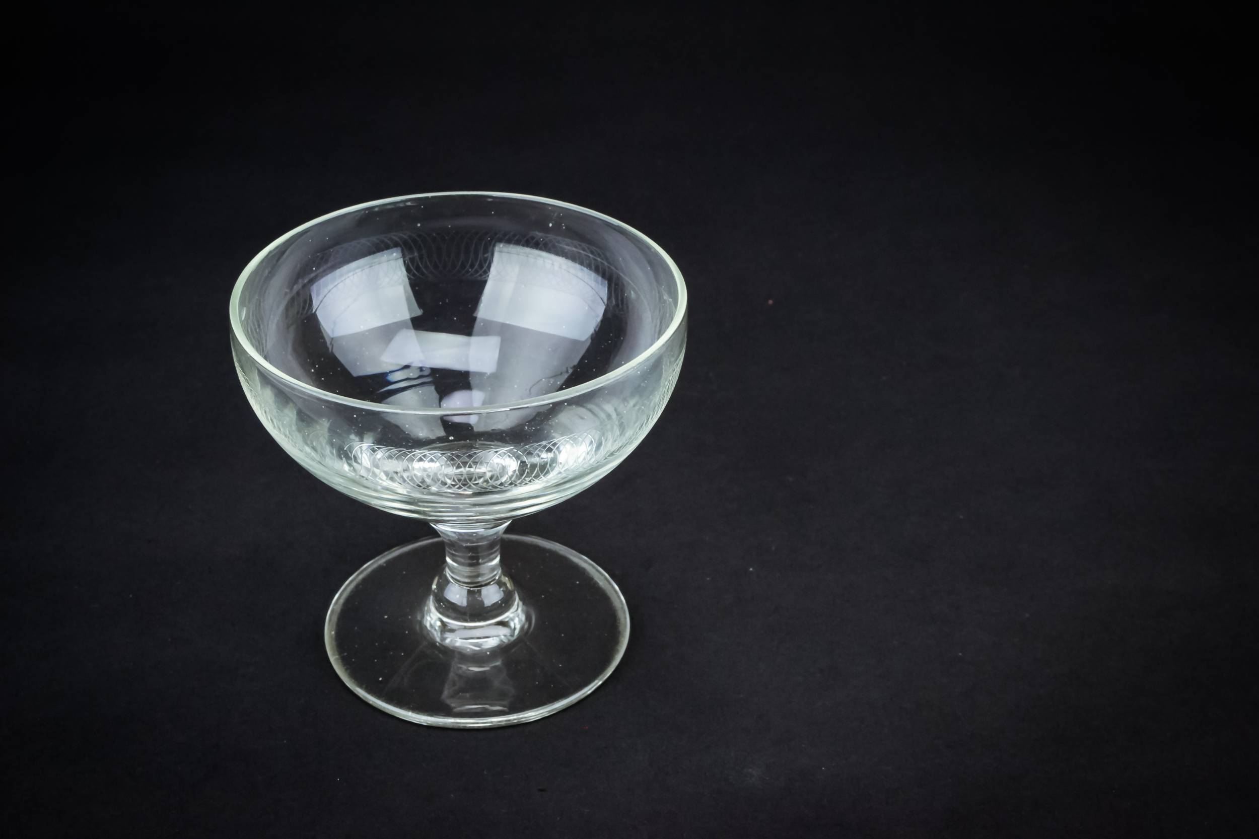 Victorian Clear 0.3 — Engraved Champagne saucer 2