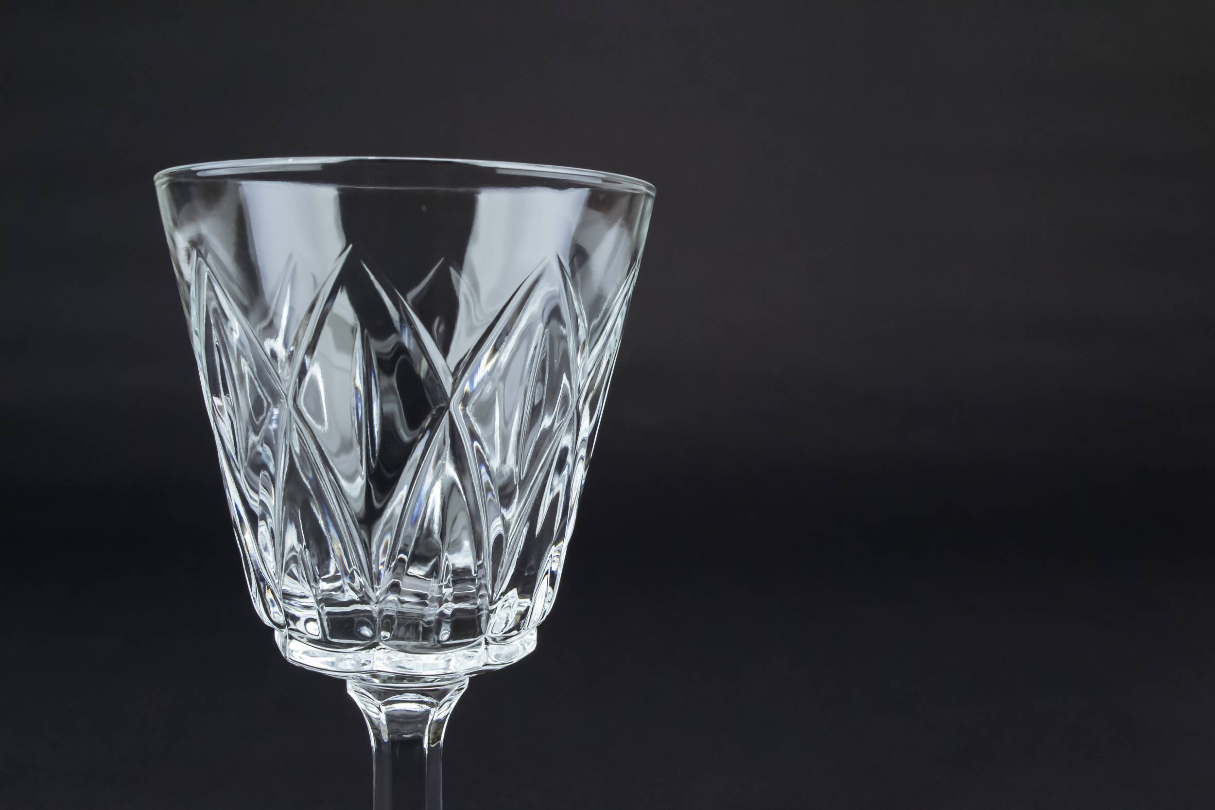 Elegant Clear Fluted — 10 wine stem glasses 1