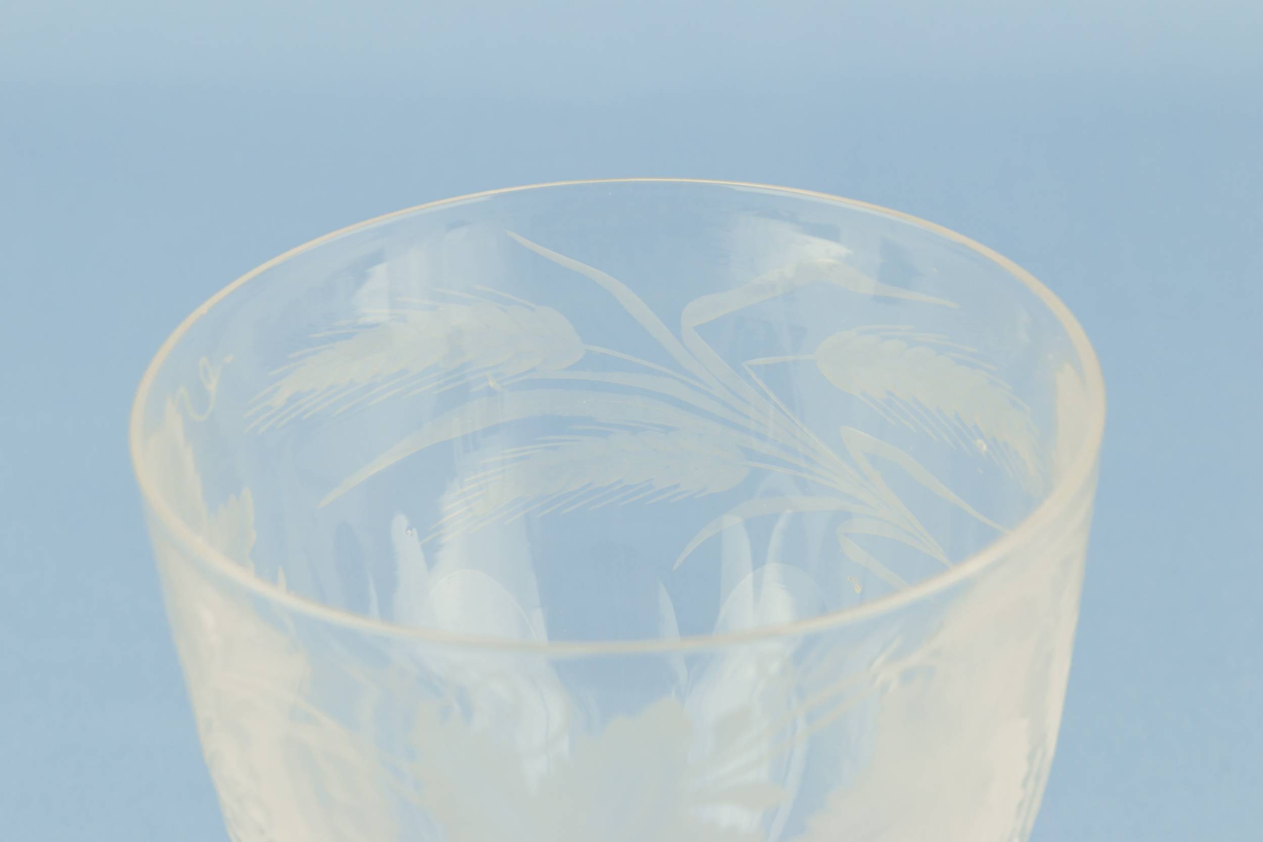 Clear Antique 0.5 — Engraved glass rummer 1