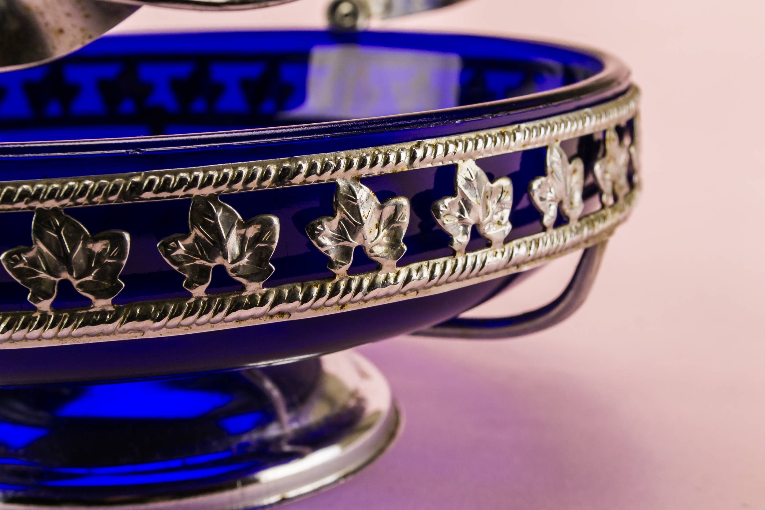 Glass Vintage 8.1'' — Blue serving bowl 1