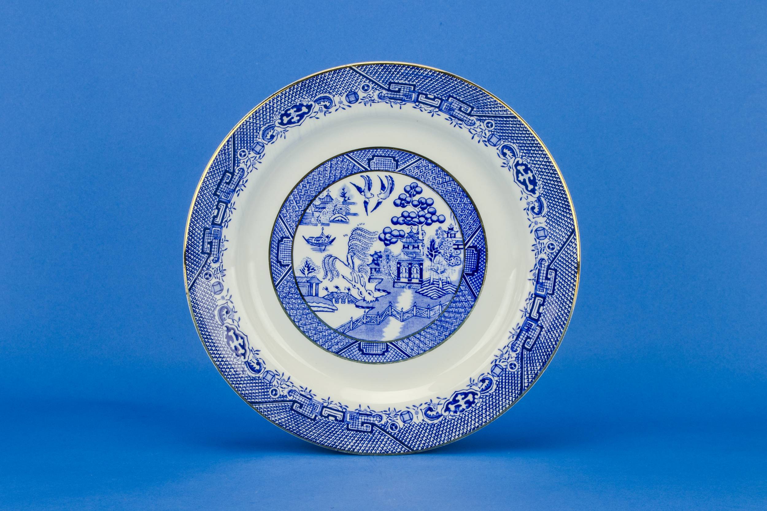 Retro Classical PLATES — 3 blue willow dinner plates