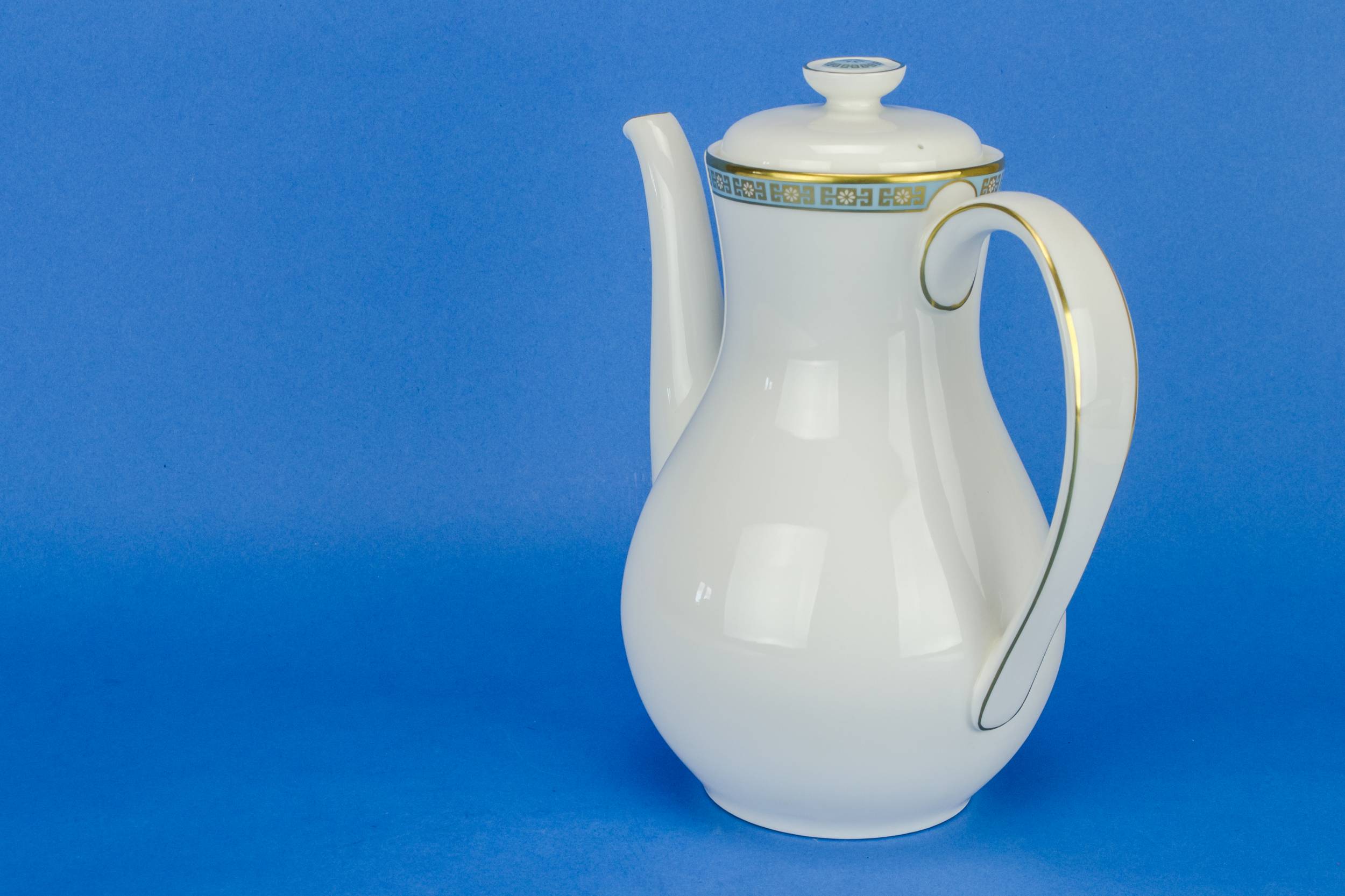 Retro Luxurious Royal — Royal Doulton tea set 4
