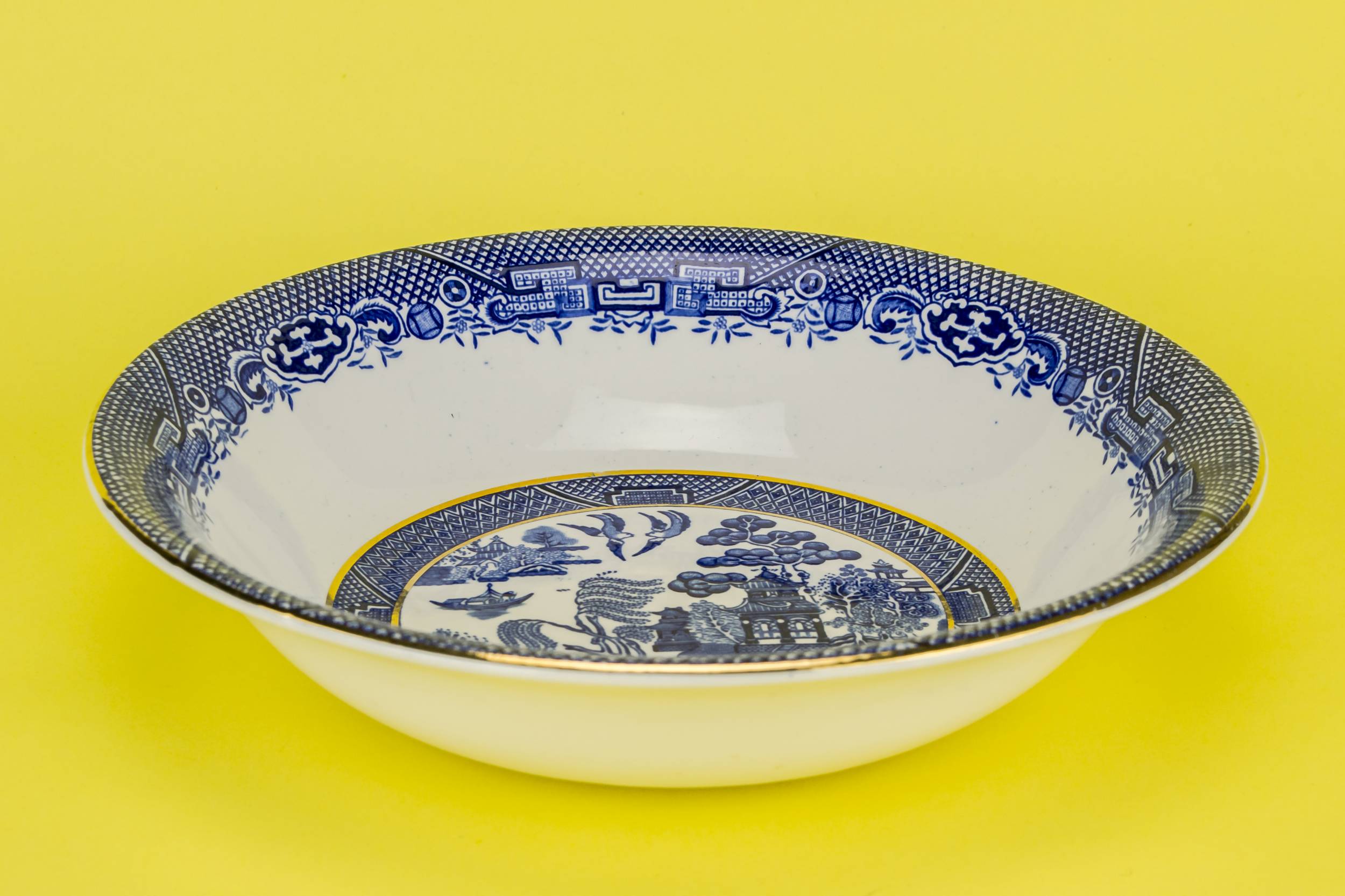 Vintage Classical 9.1'' — 2 blue willow serving bowls 1