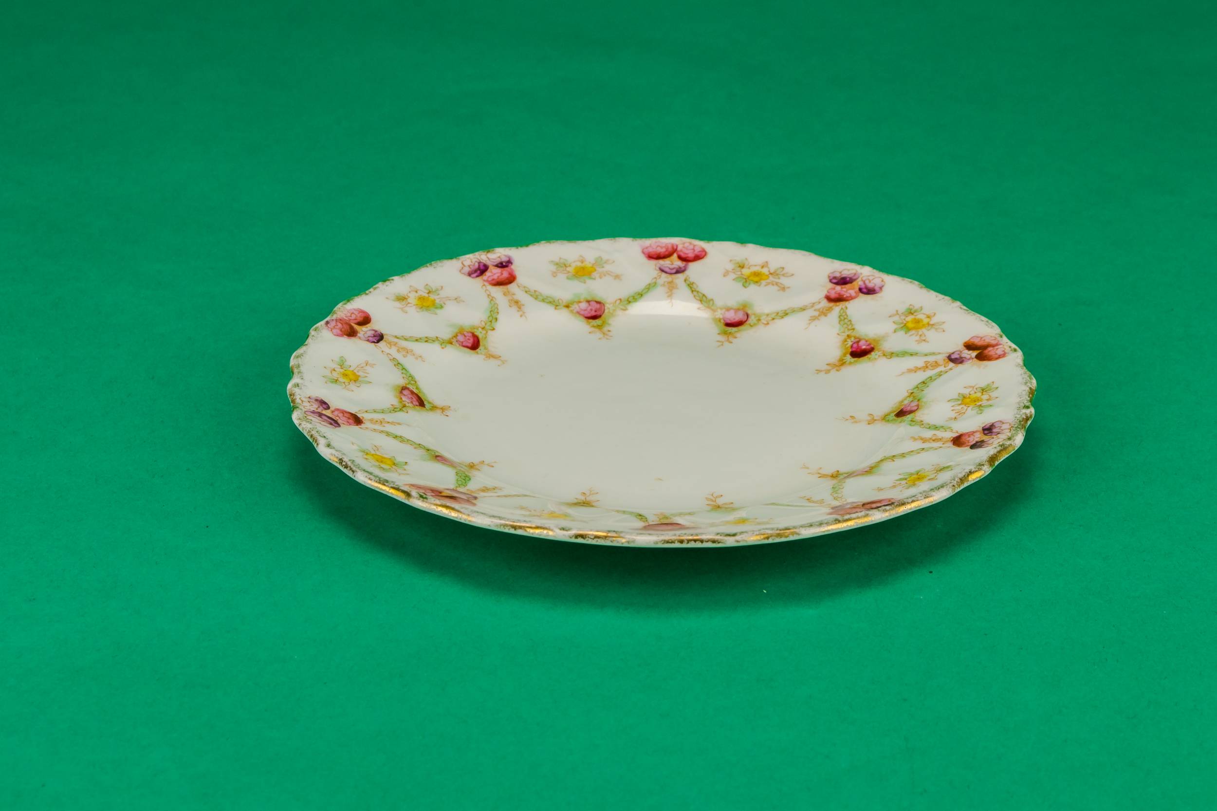 Edwardian Classical Porcelain — 3 Edwardian porcelain plates 1