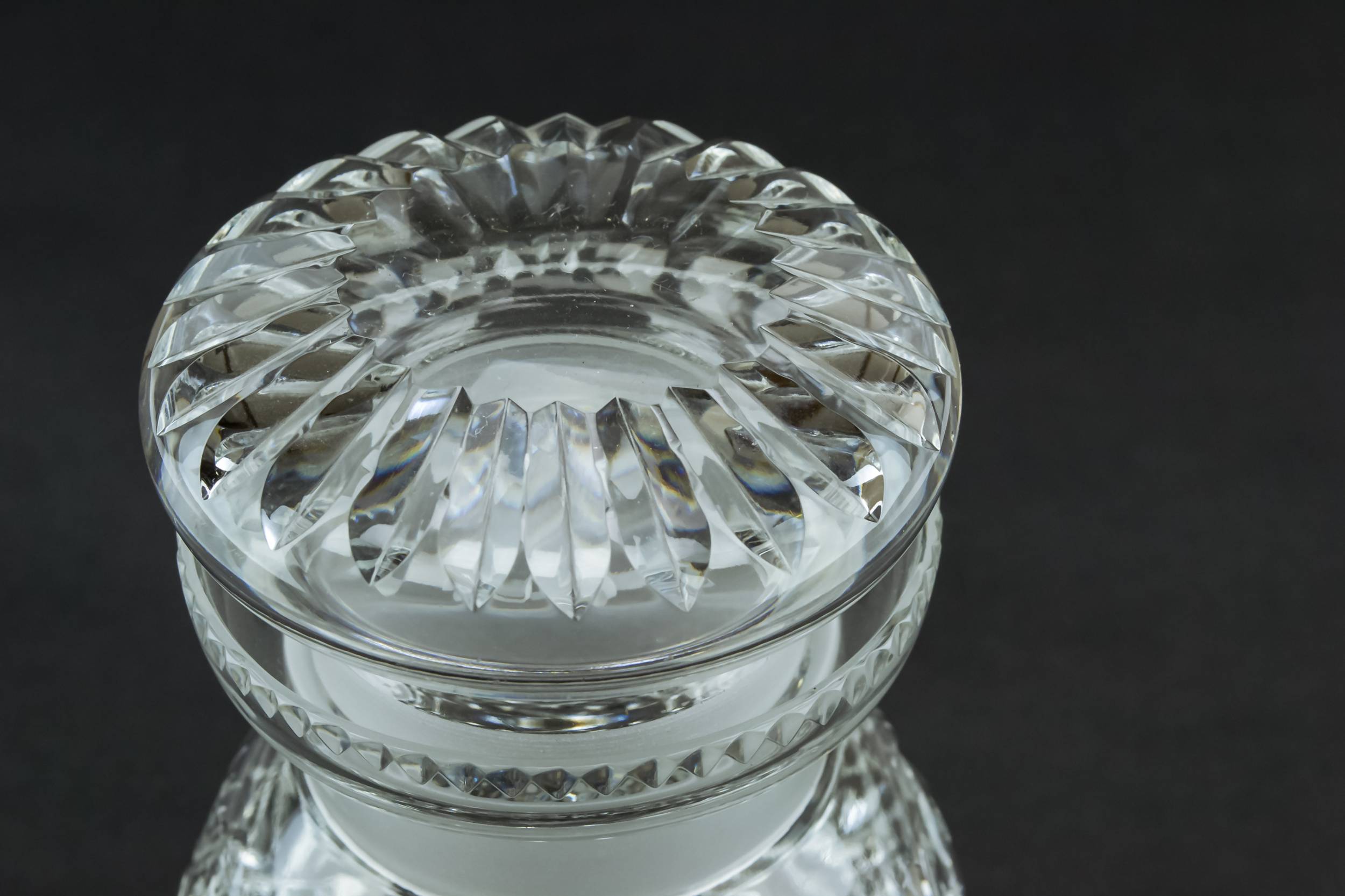 Clear Vintage Diamond — Glass condiment jar 1