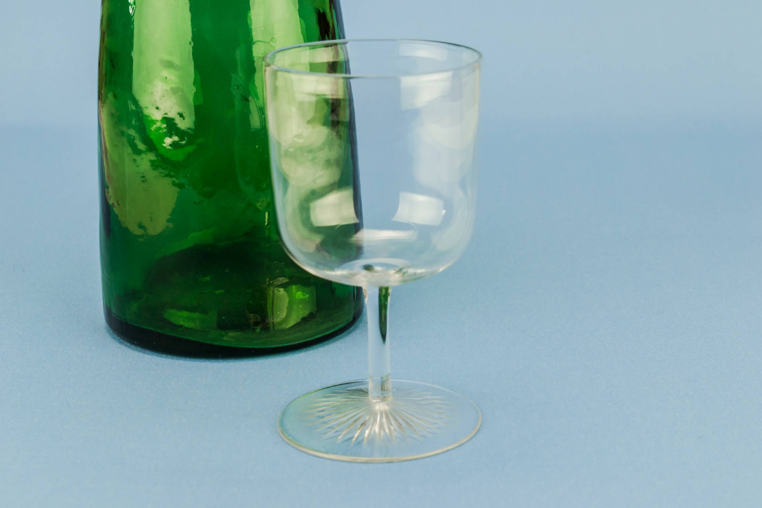 Clear Elegant Star — 4 wine stem glasses