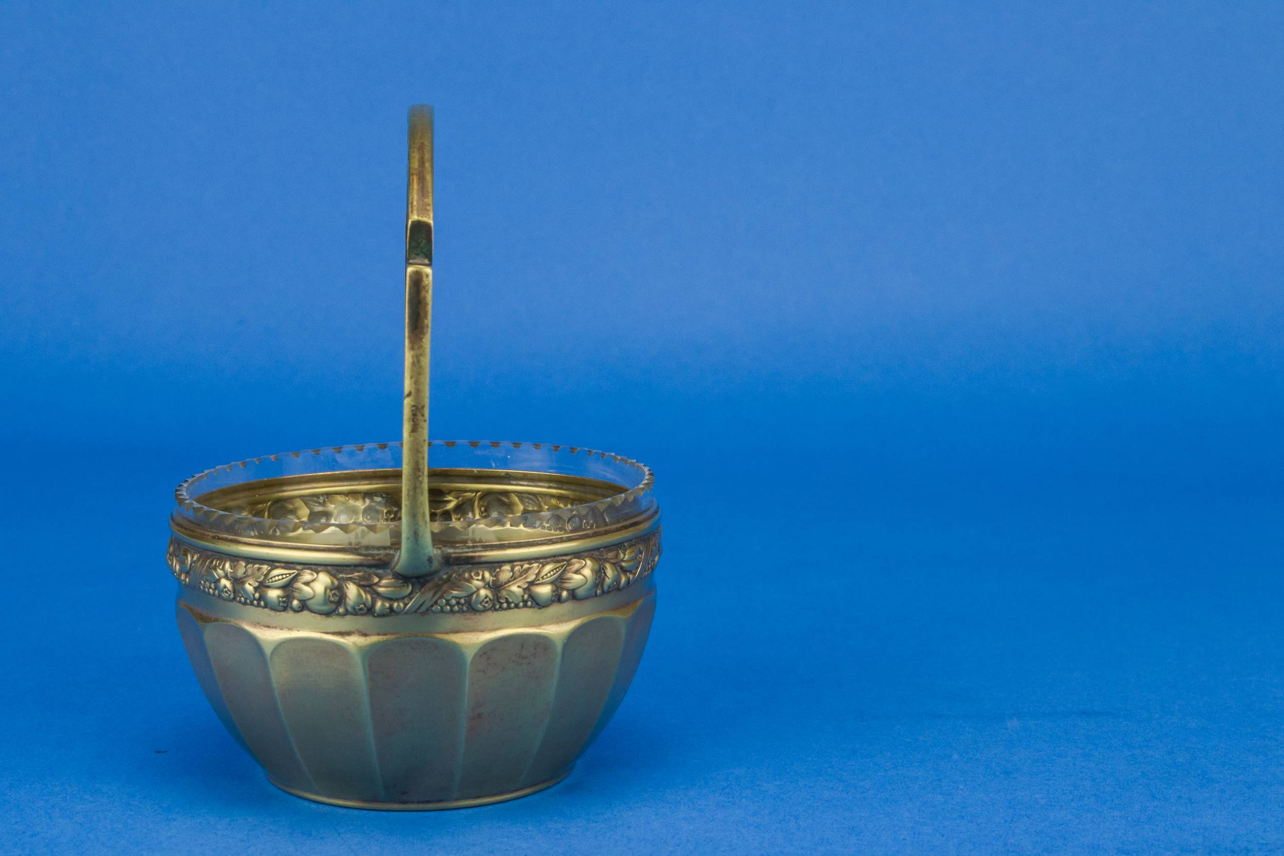 Arts Crafts Elegant — Sauce serving bowl 2