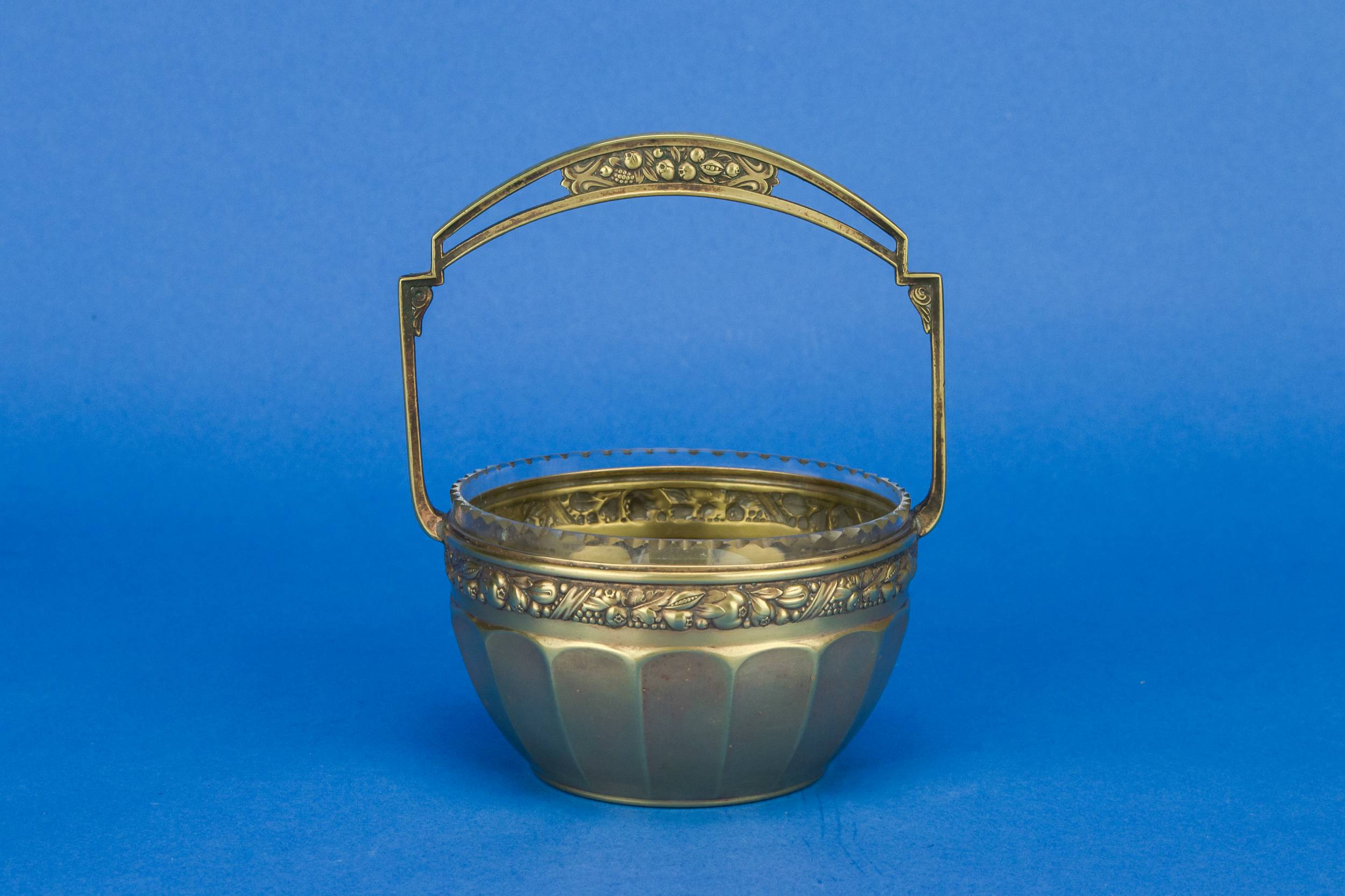 Arts Crafts Elegant — Sauce serving bowl