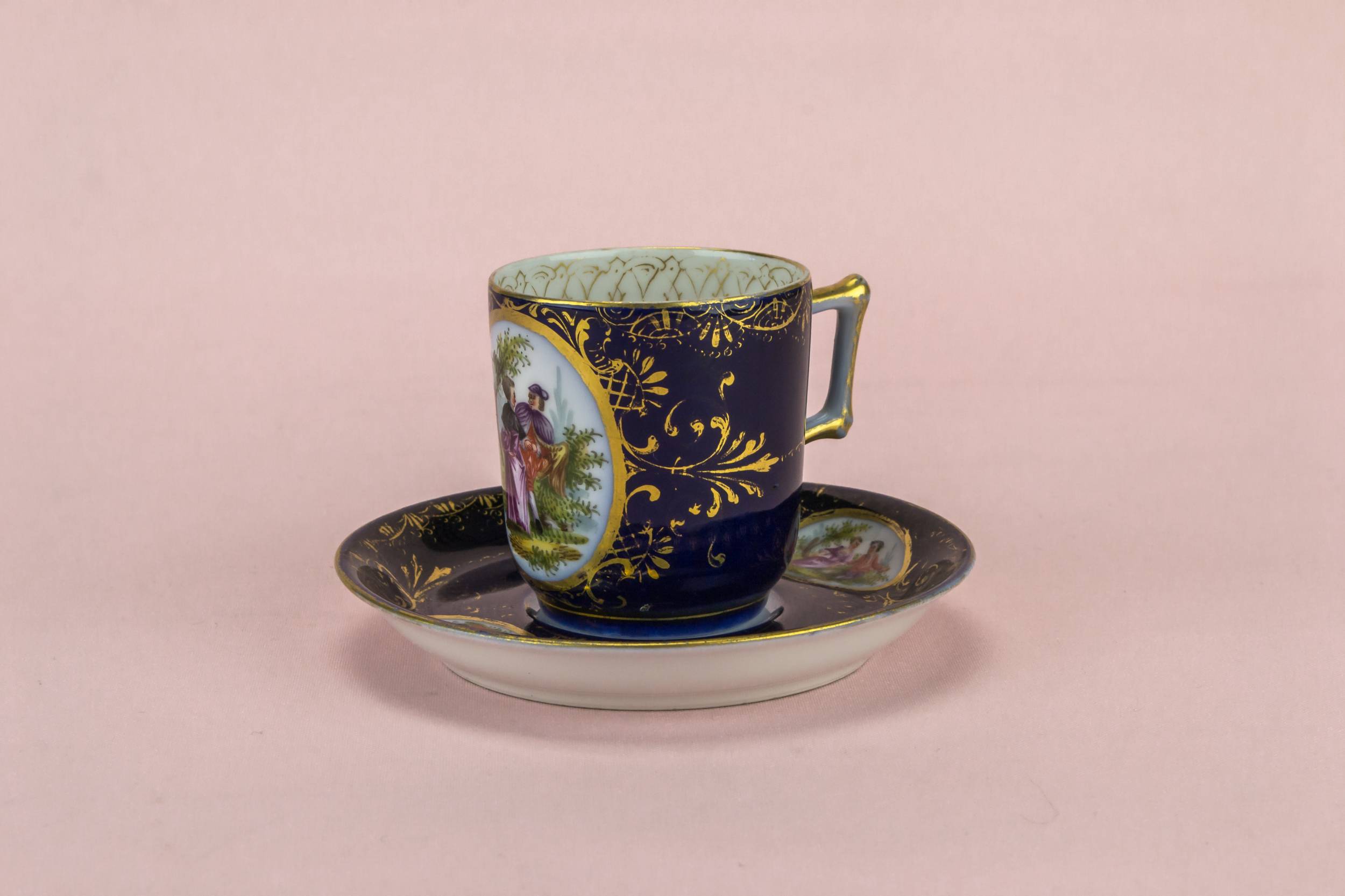 Porcelain Antique Cup — Espresso cup and saucer