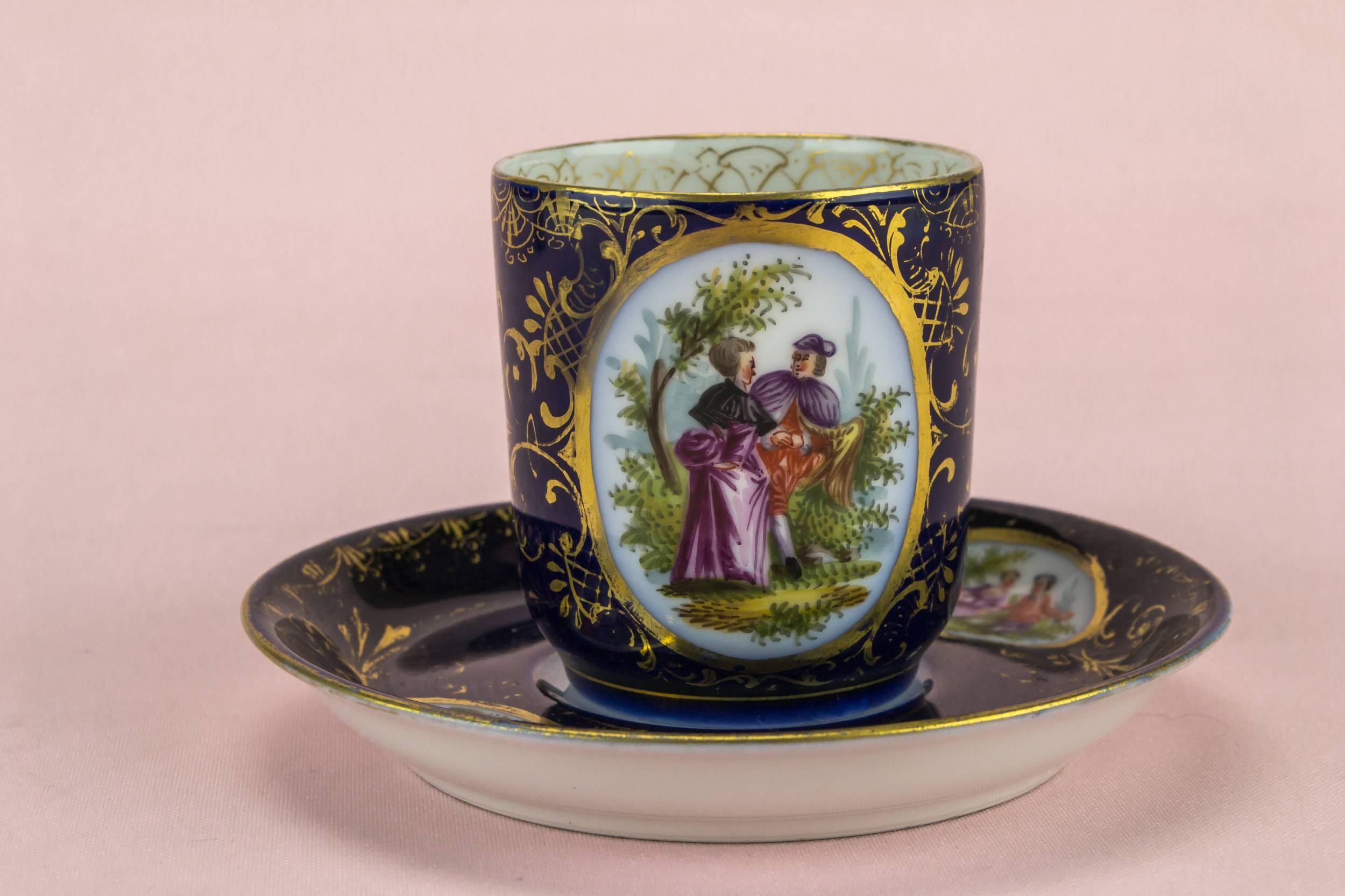 Porcelain Antique Cup — Espresso cup and saucer 1
