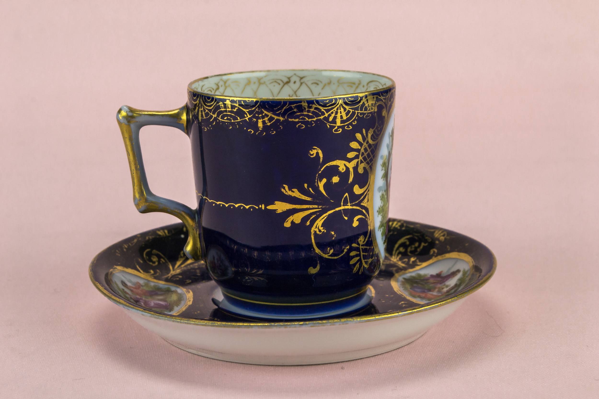 Porcelain Antique Cup — Espresso cup and saucer 4