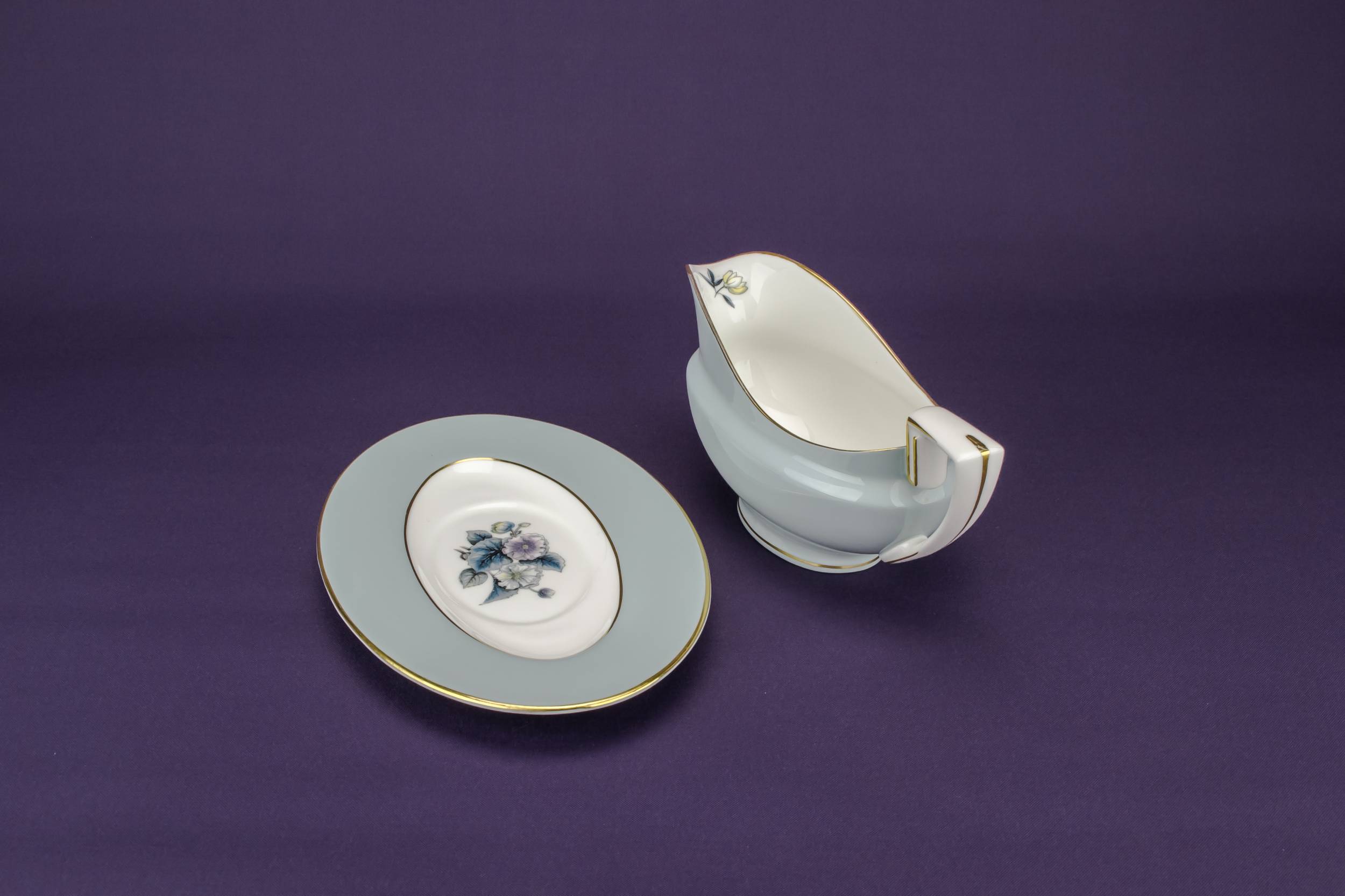 Vintage Luxurious Floral — Blue gravy boat on platter 1