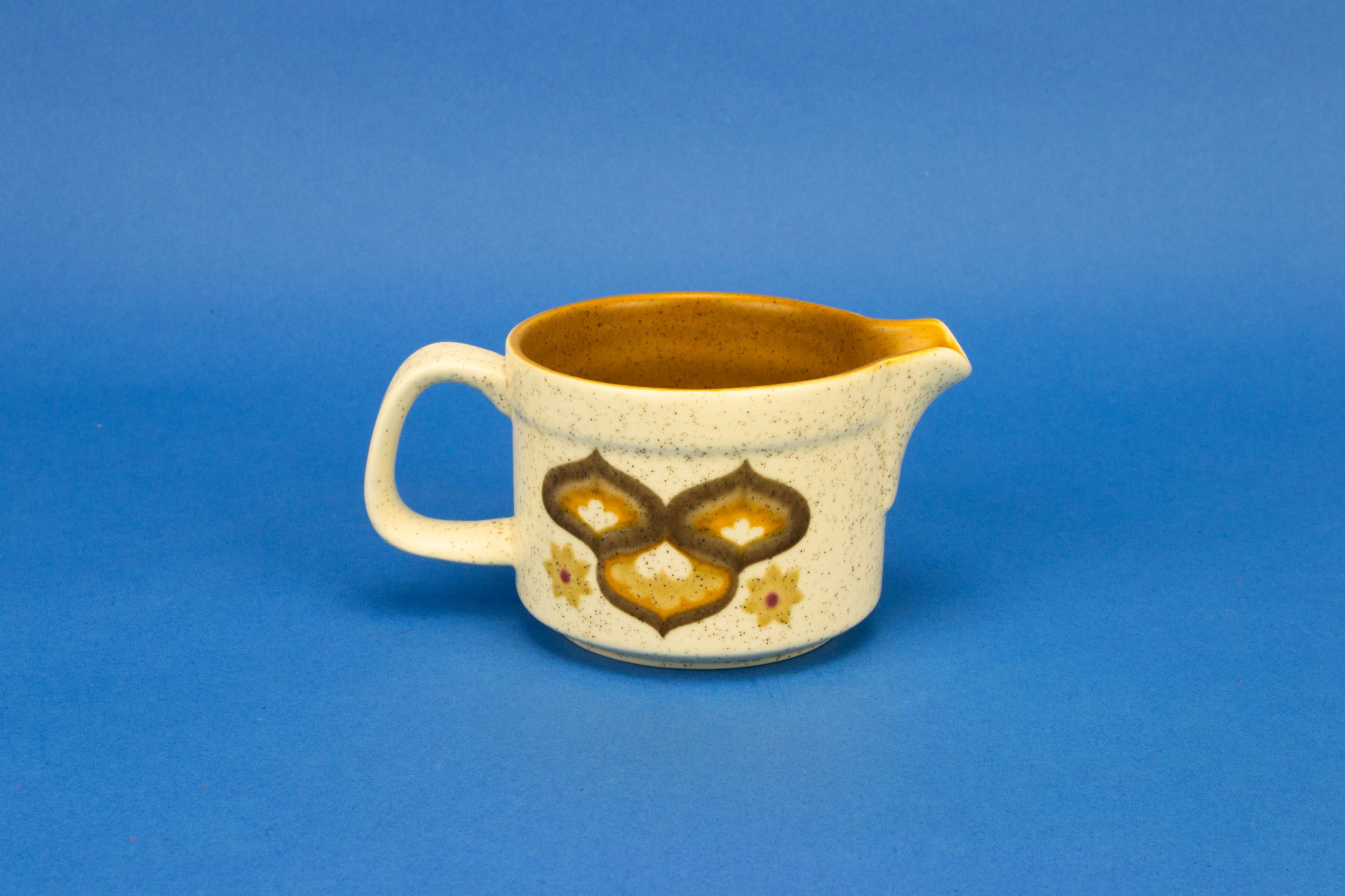 Vintage Elegant Serving — Kalabar sandy yellow creamer