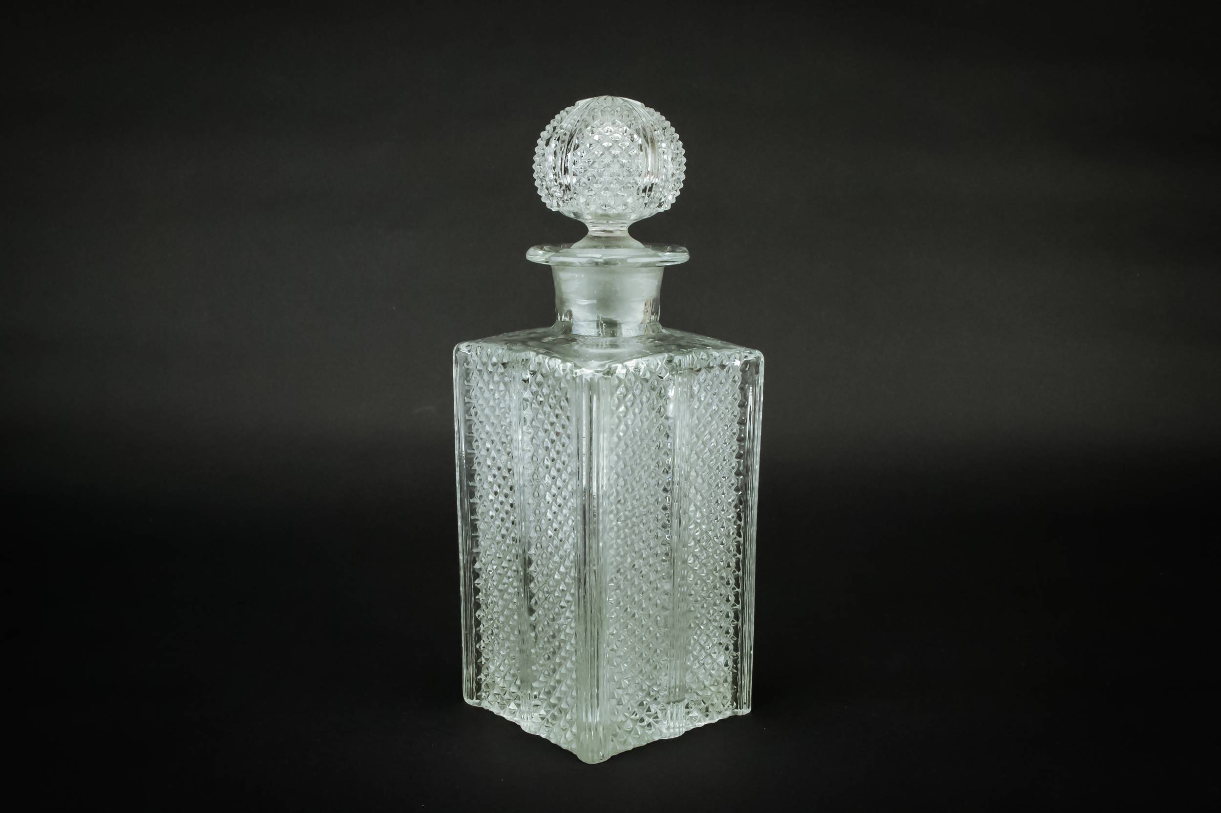 Antique Clear Water — Small square whisky decanter